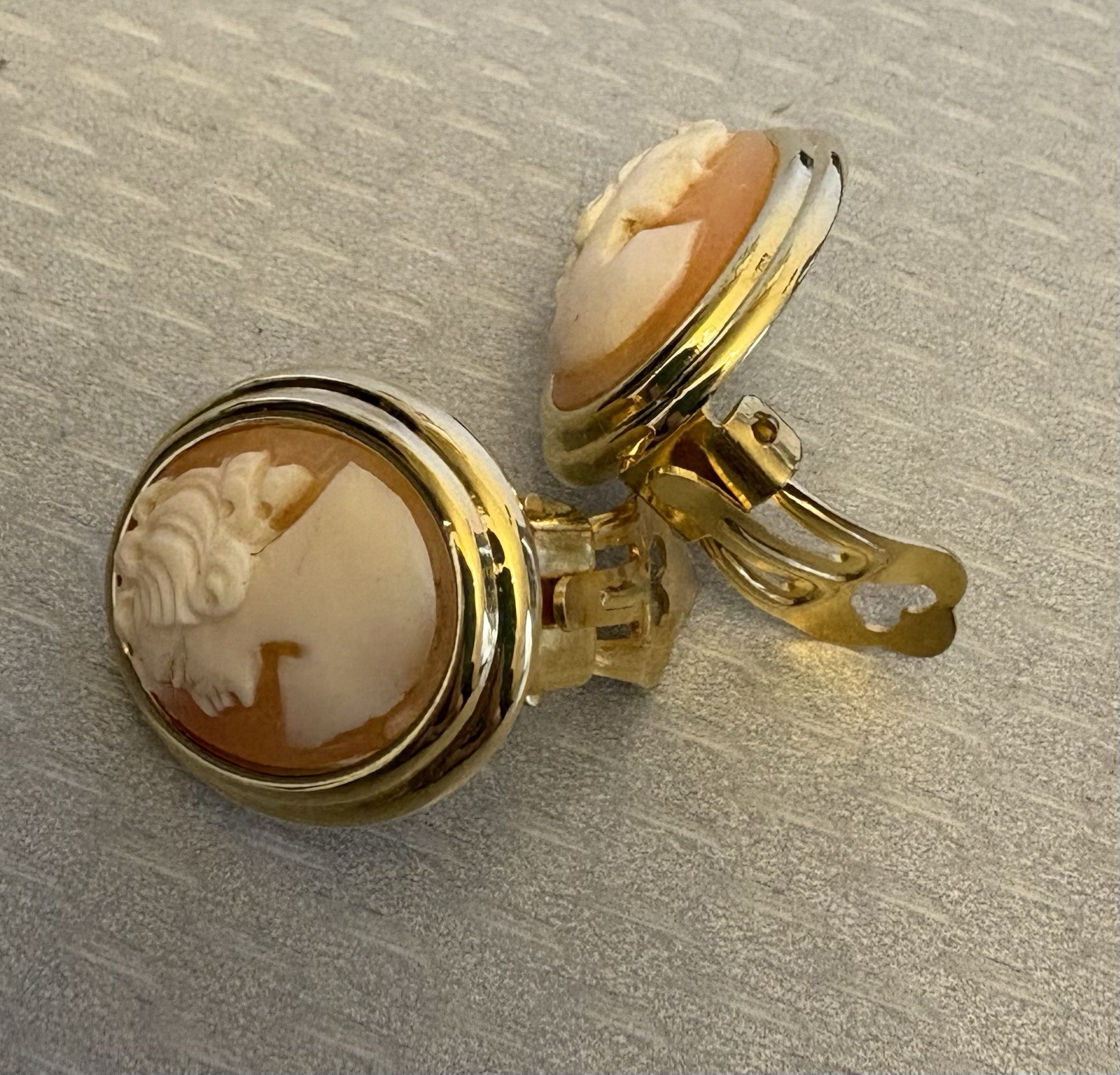 Vintage Cameo Clip On Earrings Hand Carved Shell Goldplated Left/Right Sisters