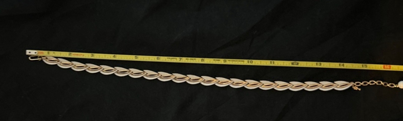 Trifari White Enamel Gold-Tone Adjustable Necklace 15-17” Vintage Leaf Design