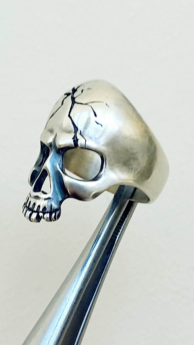 №98 Custom Handcrafted SILVER Ring Biker Scull Ring Size 9 ( 7.98 gr)