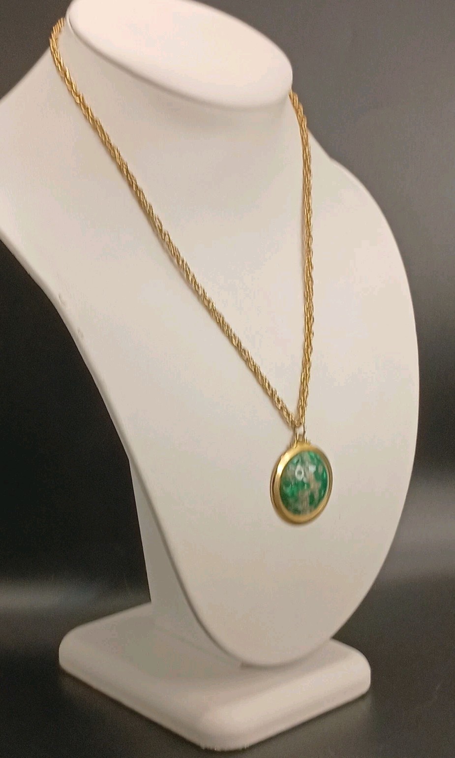 Vintage Foil Glass Pendant Necklace Green Aventurine Flake Gold Tone 19″