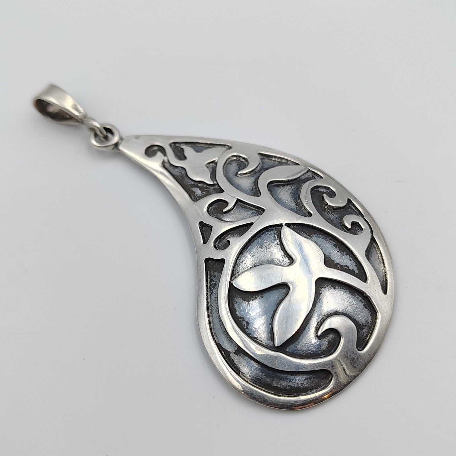Vintage 950 Silver VR Mexico Teardrop Shaped Floral Design Pendant