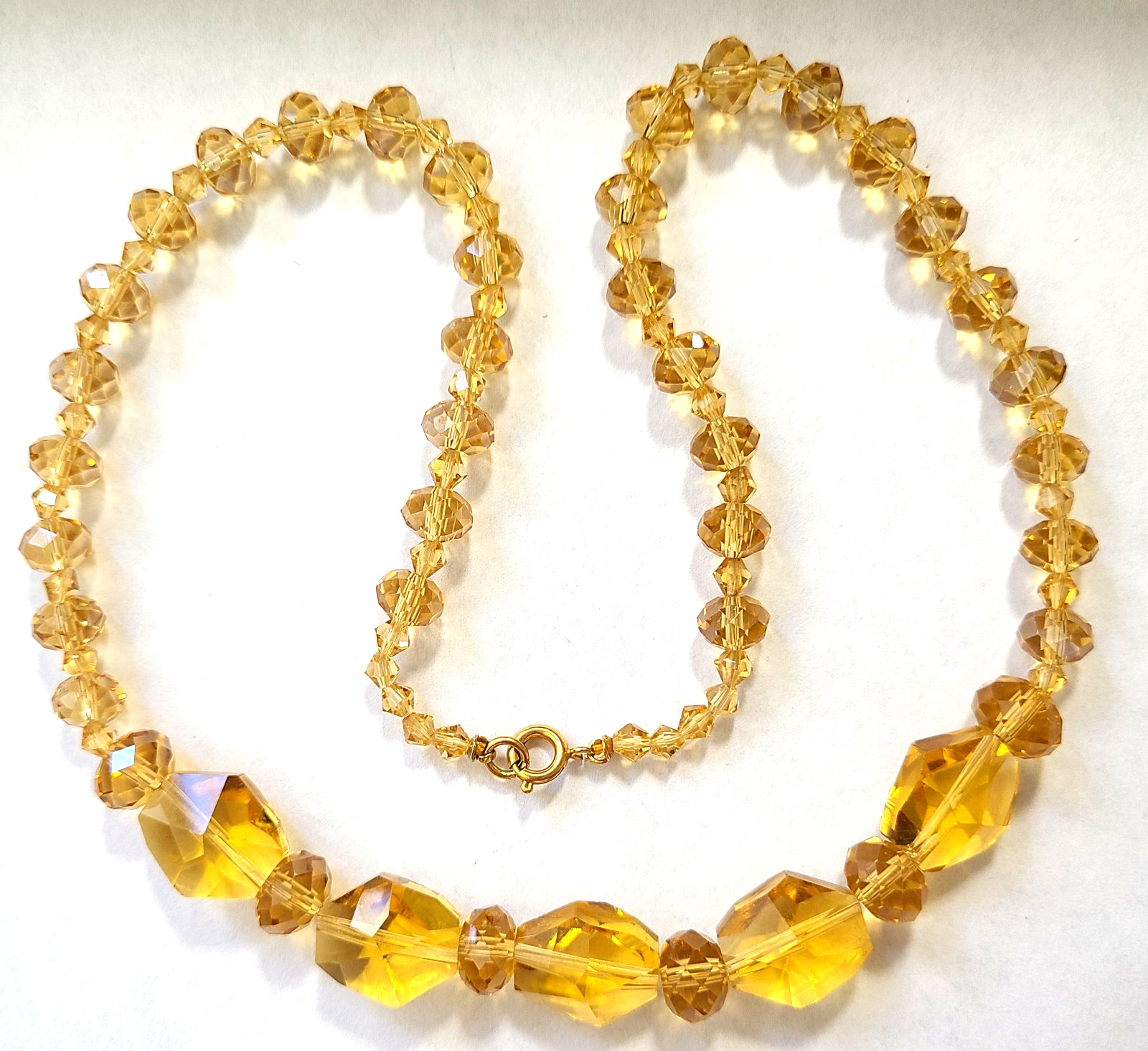 VINTAGE STUNNING GOLD TONE HONEY AMBER COLOR FACETED GLASS NECKLACE