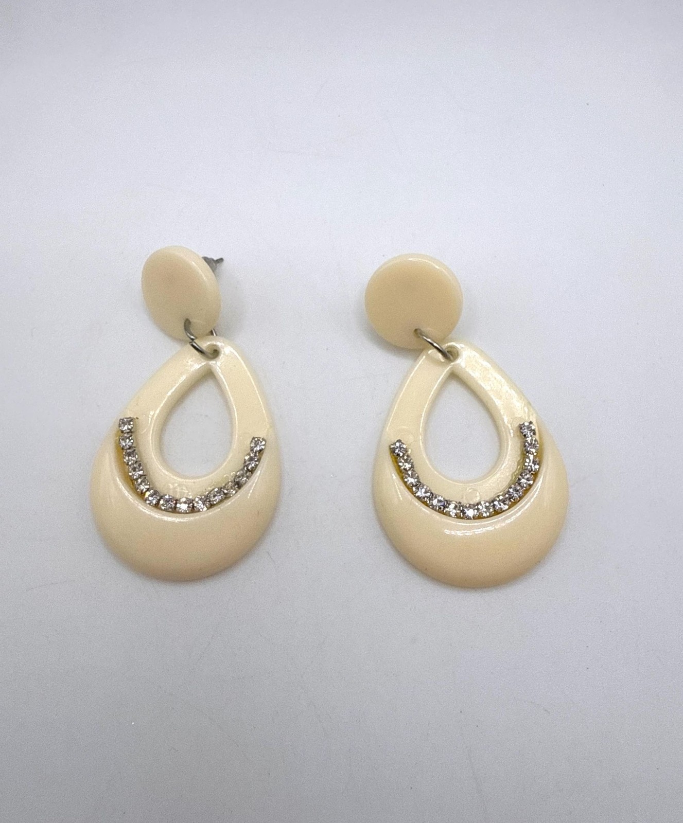 Vintage cream off white lucite drop dangle earrings with rhinestones pierced