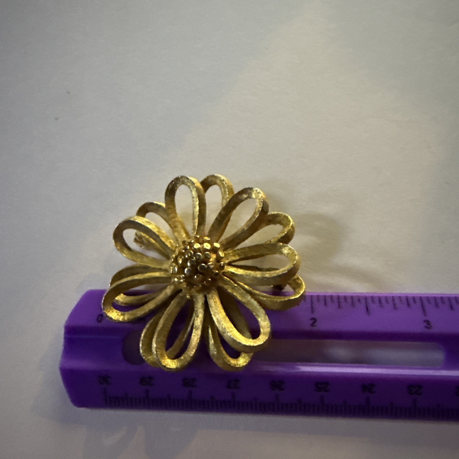 Vintage BSK Signed Daisy Floral Gold Tone Brooch