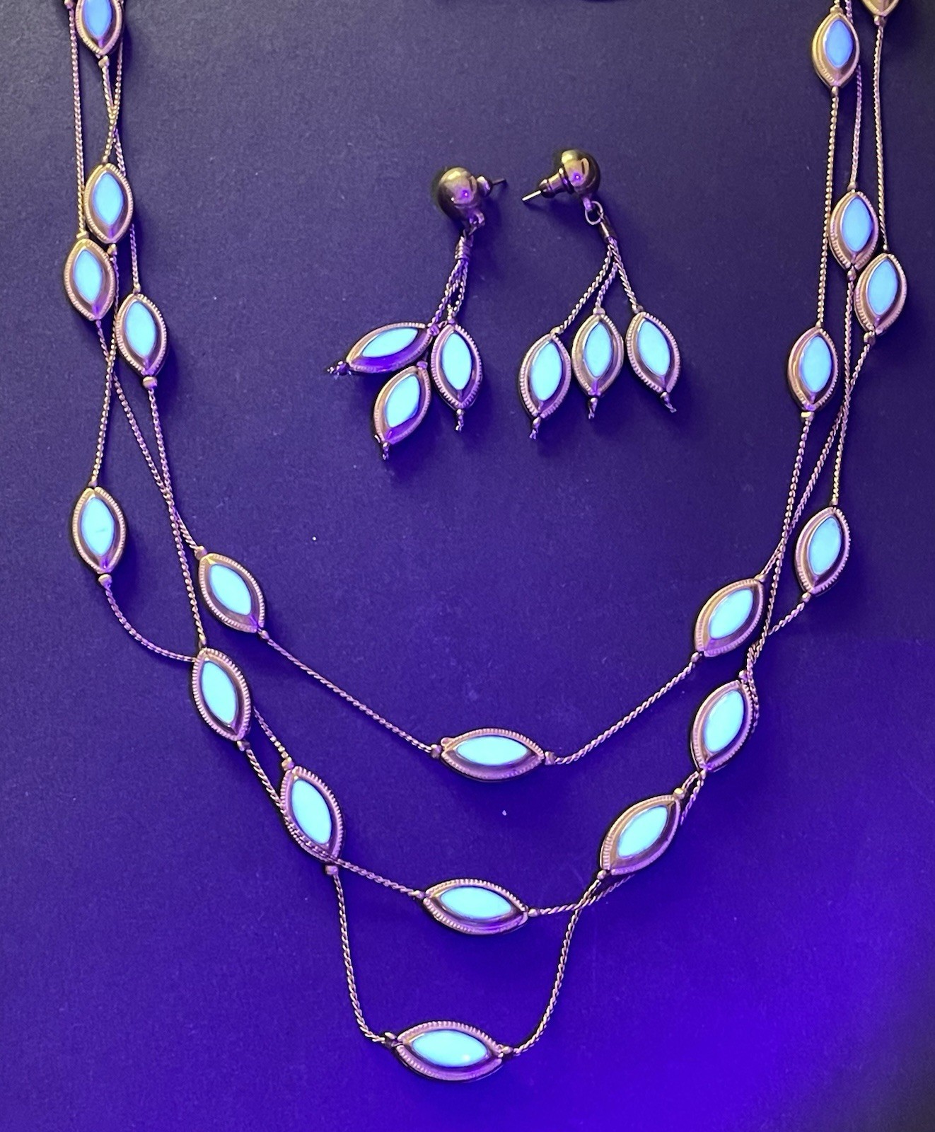 Vintage triple strand necklace with Earrings in gold and ivory Tone 14”