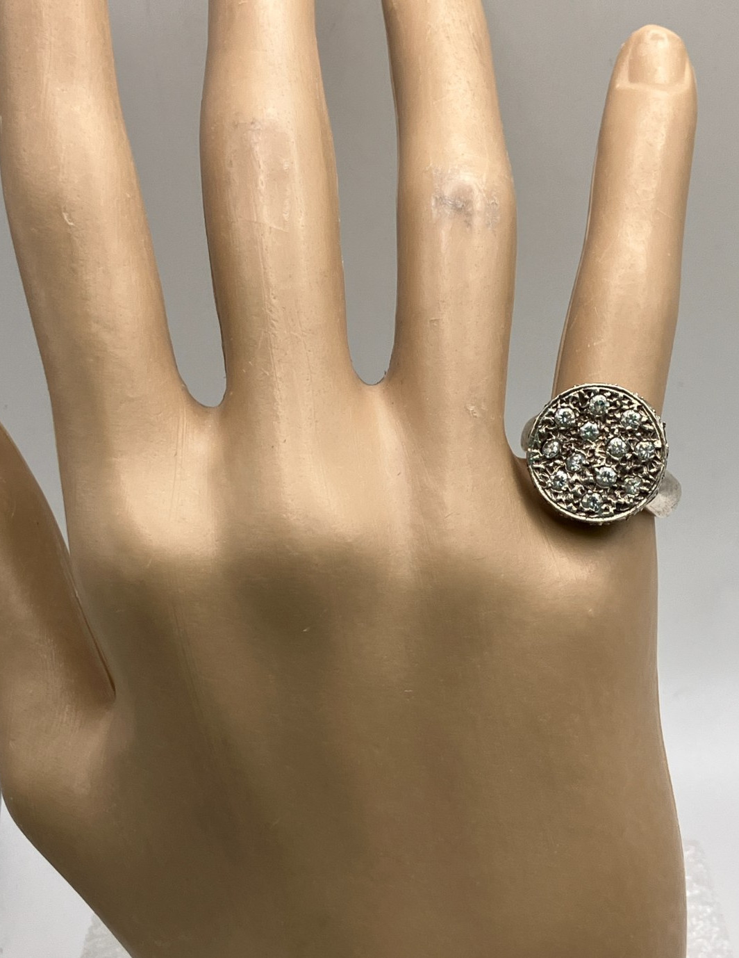 Vintage Sterling Silver Round Flat Top Sparkly Glass Pave Hammered Ring Size 6