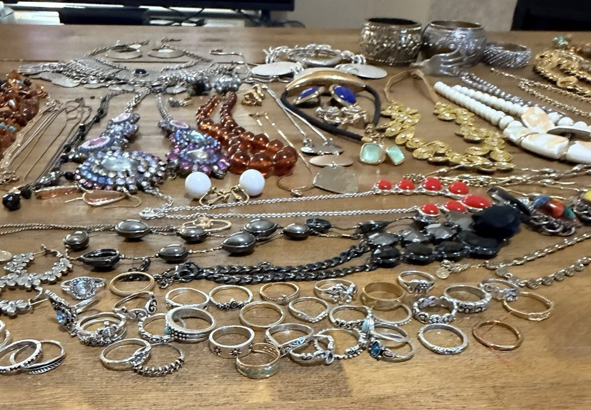 Vintage Modern Costume 99 Pieces Jewelry Lot Signed Necklace Earrings Broach