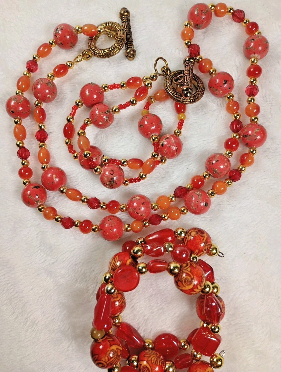 Vintage Coral Orange Red Beaded Necklace Bracelet Set 3 pc Gold Tone Toggle