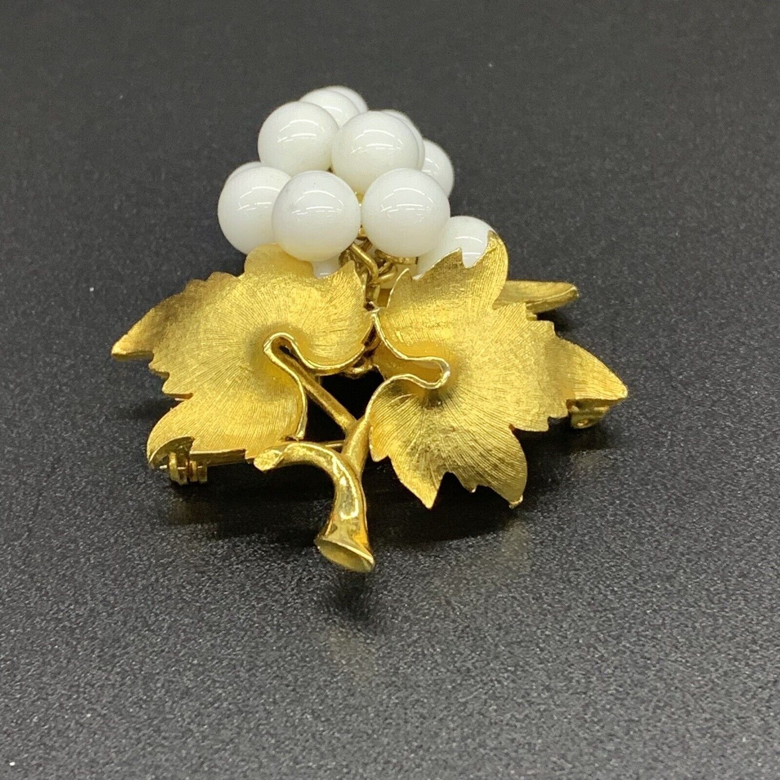 Vintage Brooch Grapes Dangling Drop Gold Tone White Beaded Estate 2” Grape