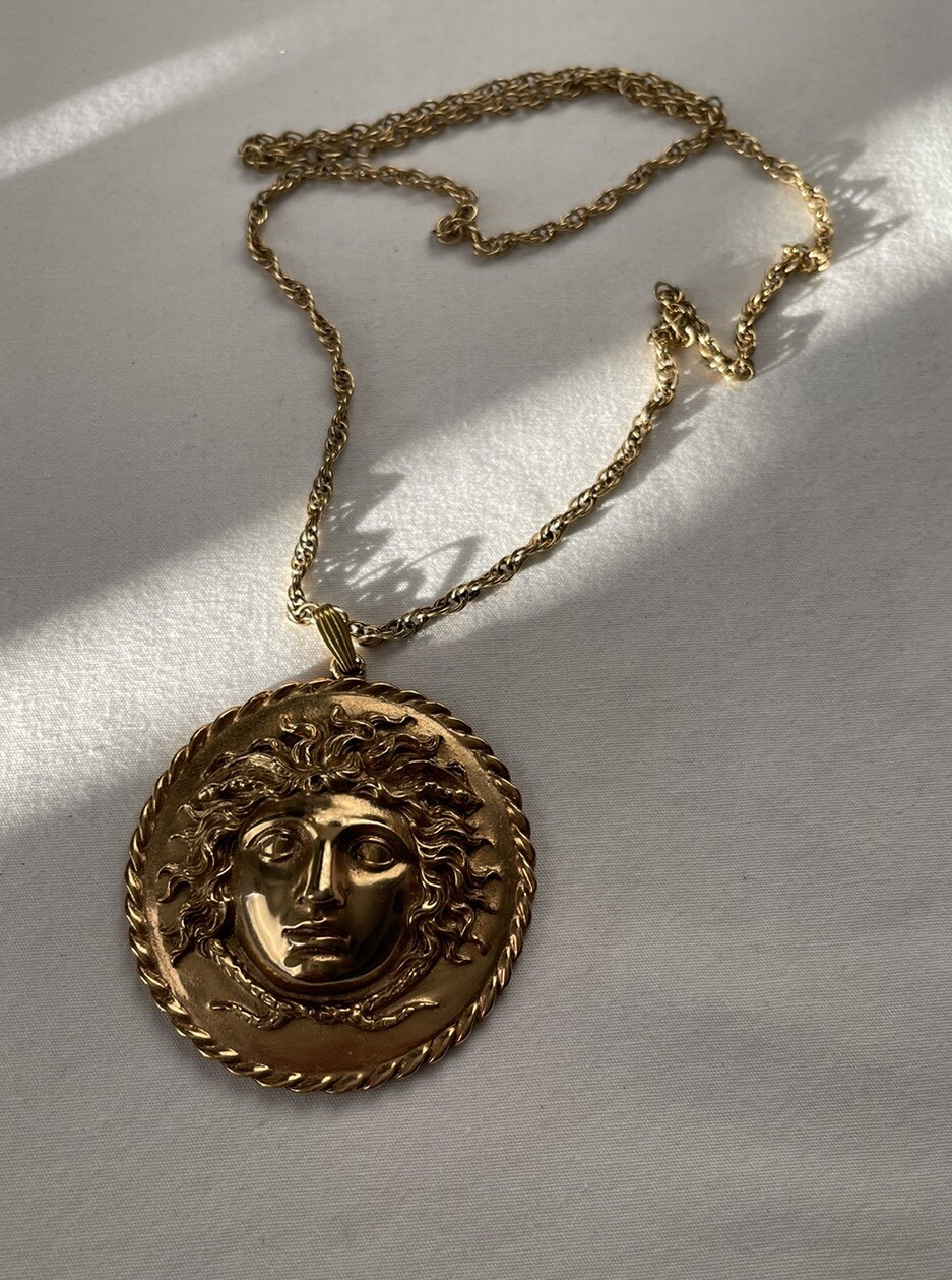 Stunning Alva Museum Replicas Medusa Statement Pendant 2.5” Madallion Necklace