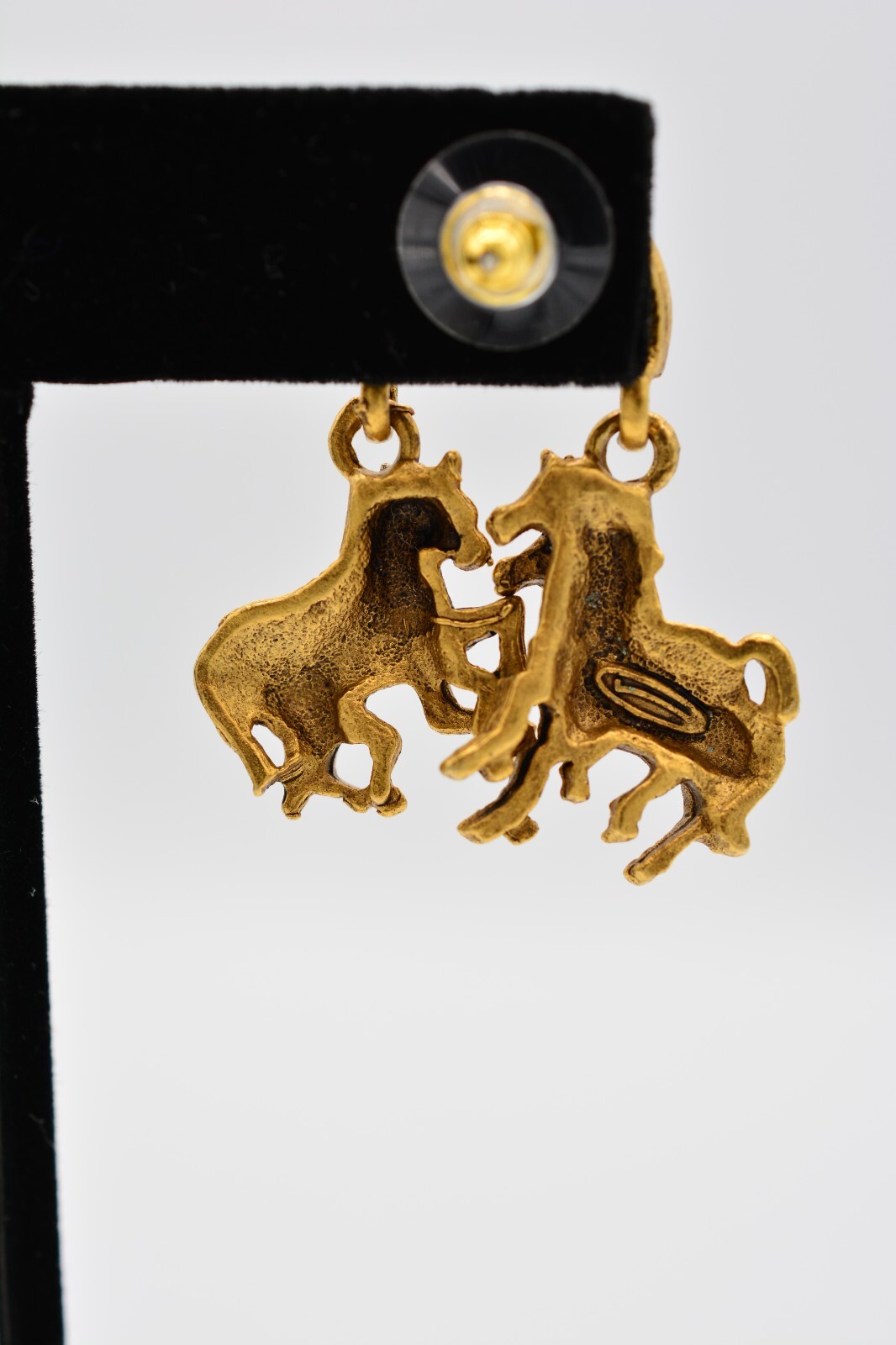 Vittorio Vintage Earrings Rainbow Animals Brushed Gold NOS 80s Signed 9C