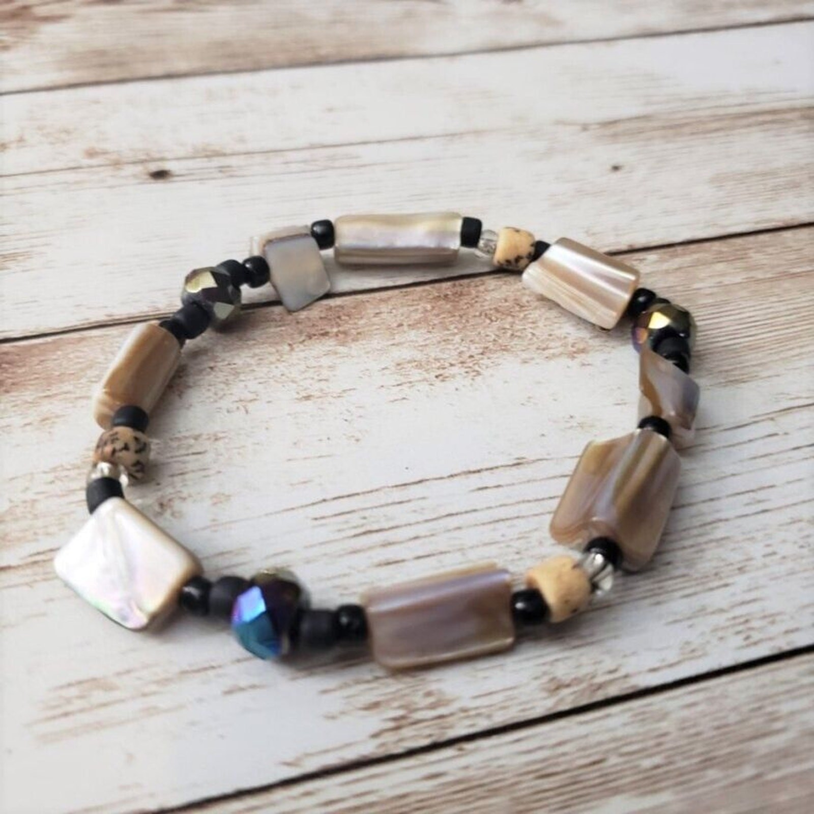 Vintage Stretch Bracelet – Shell? & Beaded