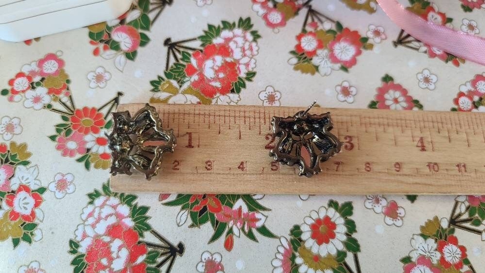 Muted Neutral Pink Rhinestone Pierced Earrings