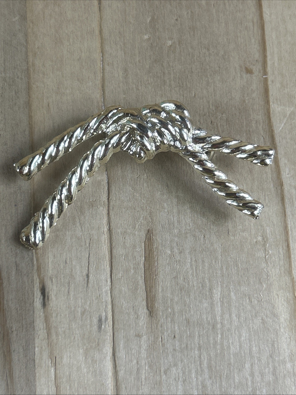 Knotted Rope Brooch Pin 2.5” Soft Gold Tone Textured