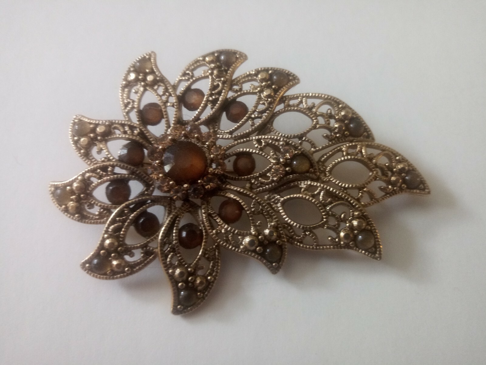 Vintage Antiqued Gold tone Floral Peach Brown Rhinestone Brooch Pin