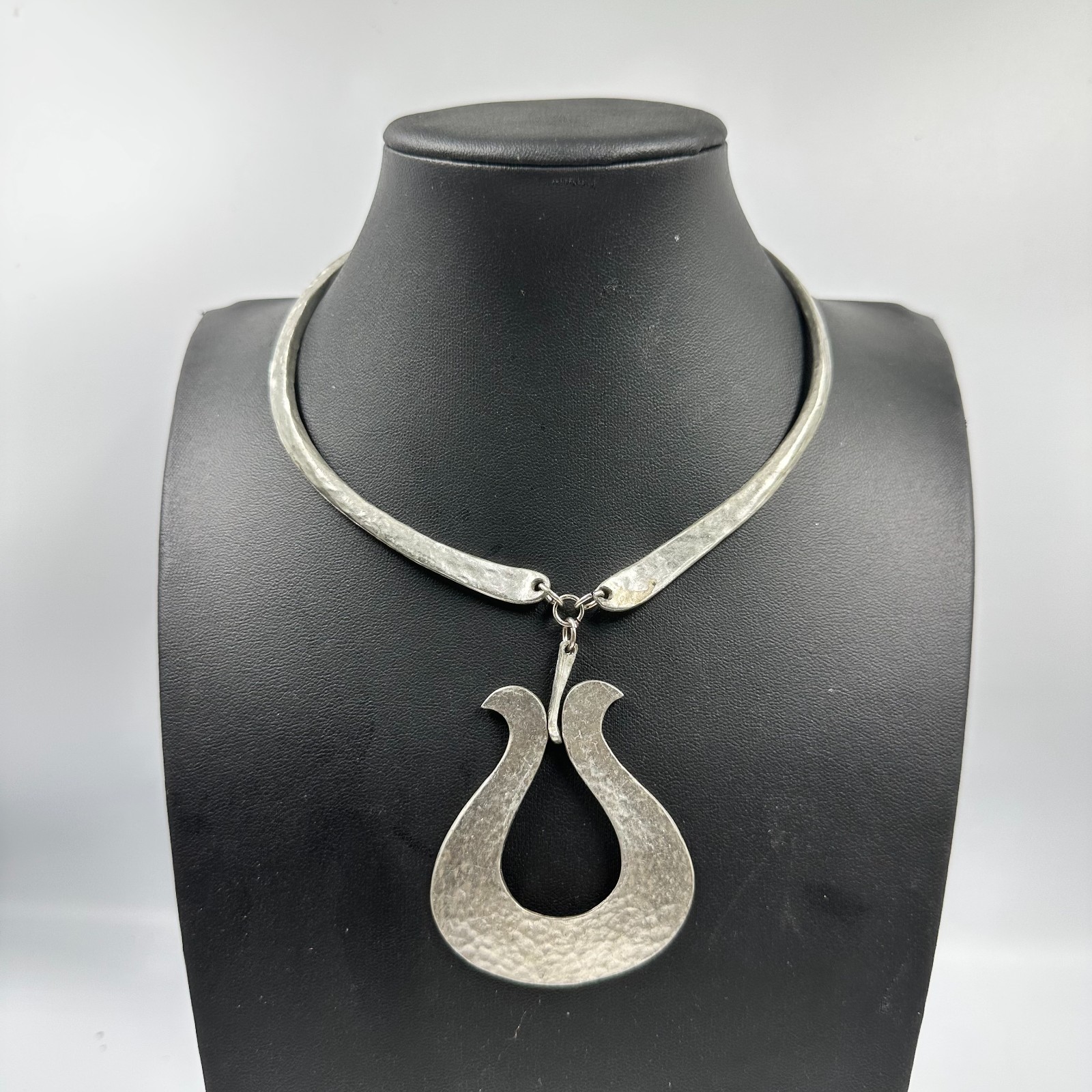 Vintage Robert Zentall Choker Necklace Silver Tone Hammered Modernist Pendant