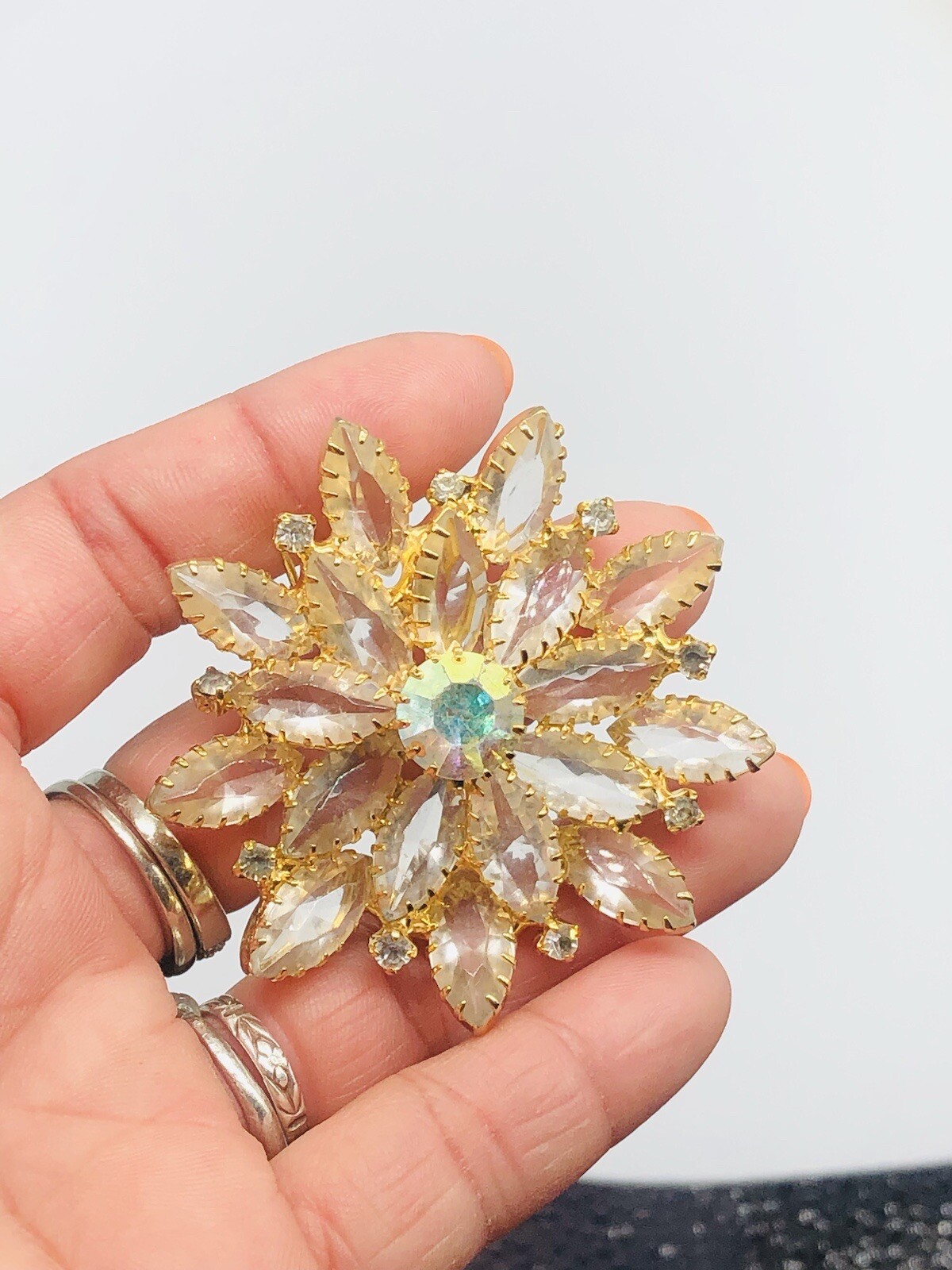 Vtg JULIANA Clear Glass Rhinestone Flower Gold Tone Open Back Pin Brooch