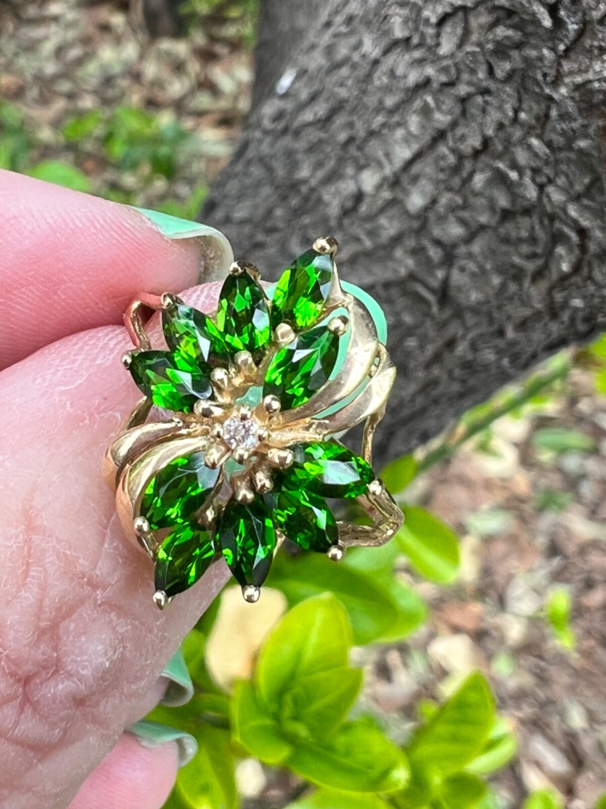 VINTAGE 14K YELLOW GOLD VIVID GREEN CHROME DIOPSIDE DIAMOND COCKTAIL RING
