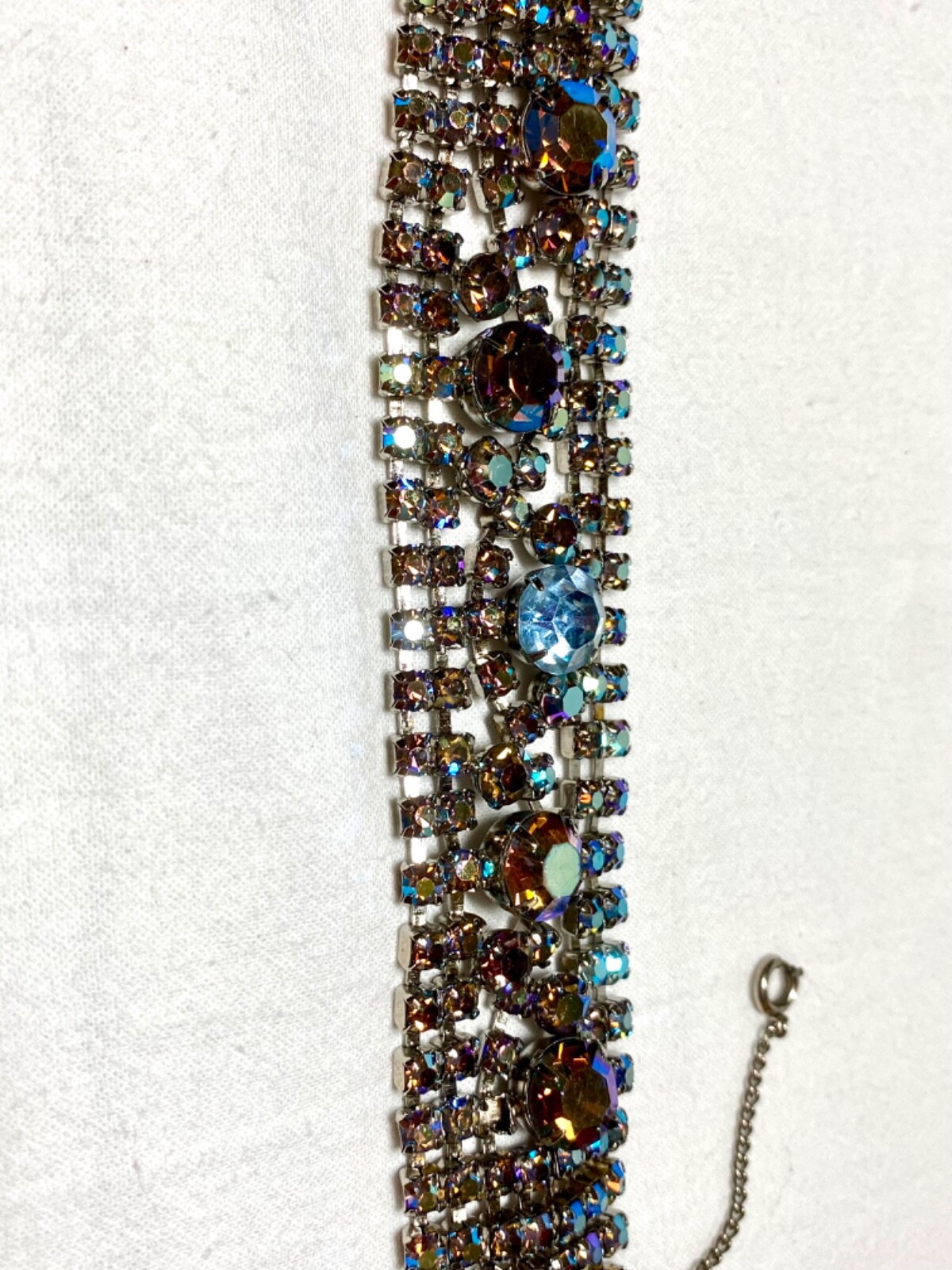 Vintage 7″ x 1″ blue ab possibly Juliana? safety chain missing two sm stones