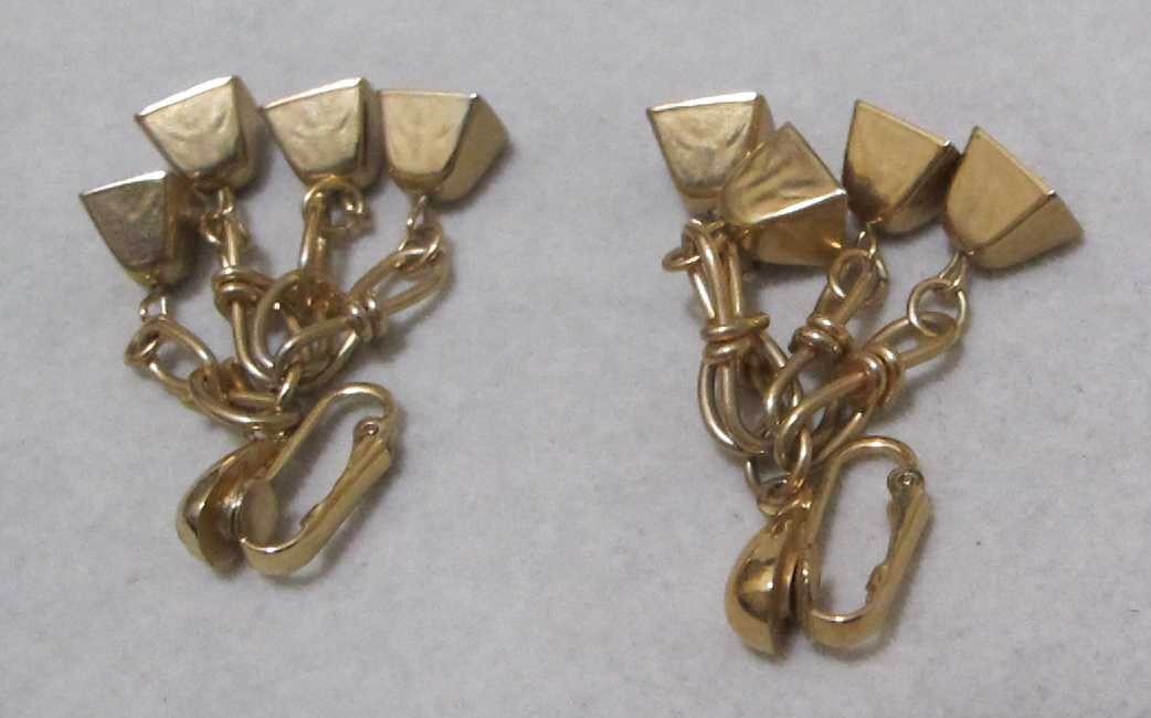 Fun! Four Articulated Dangling Cow Bells Vtg Gold Tone Clip Earrings 1-7/8”
