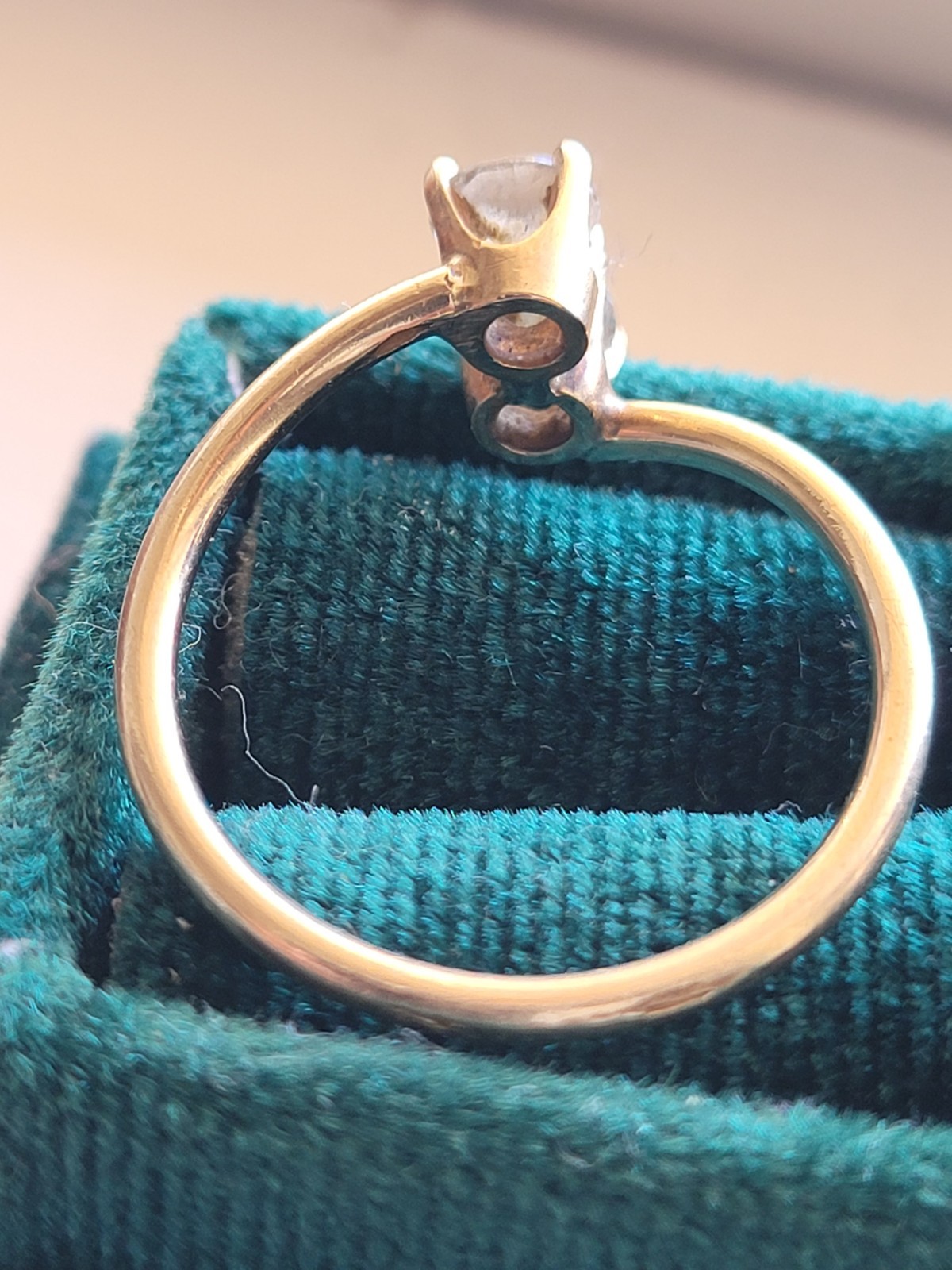 Vintage Antique Gold White Beryl ? Goshenite? Toi Moi Anniversary Gold Ring