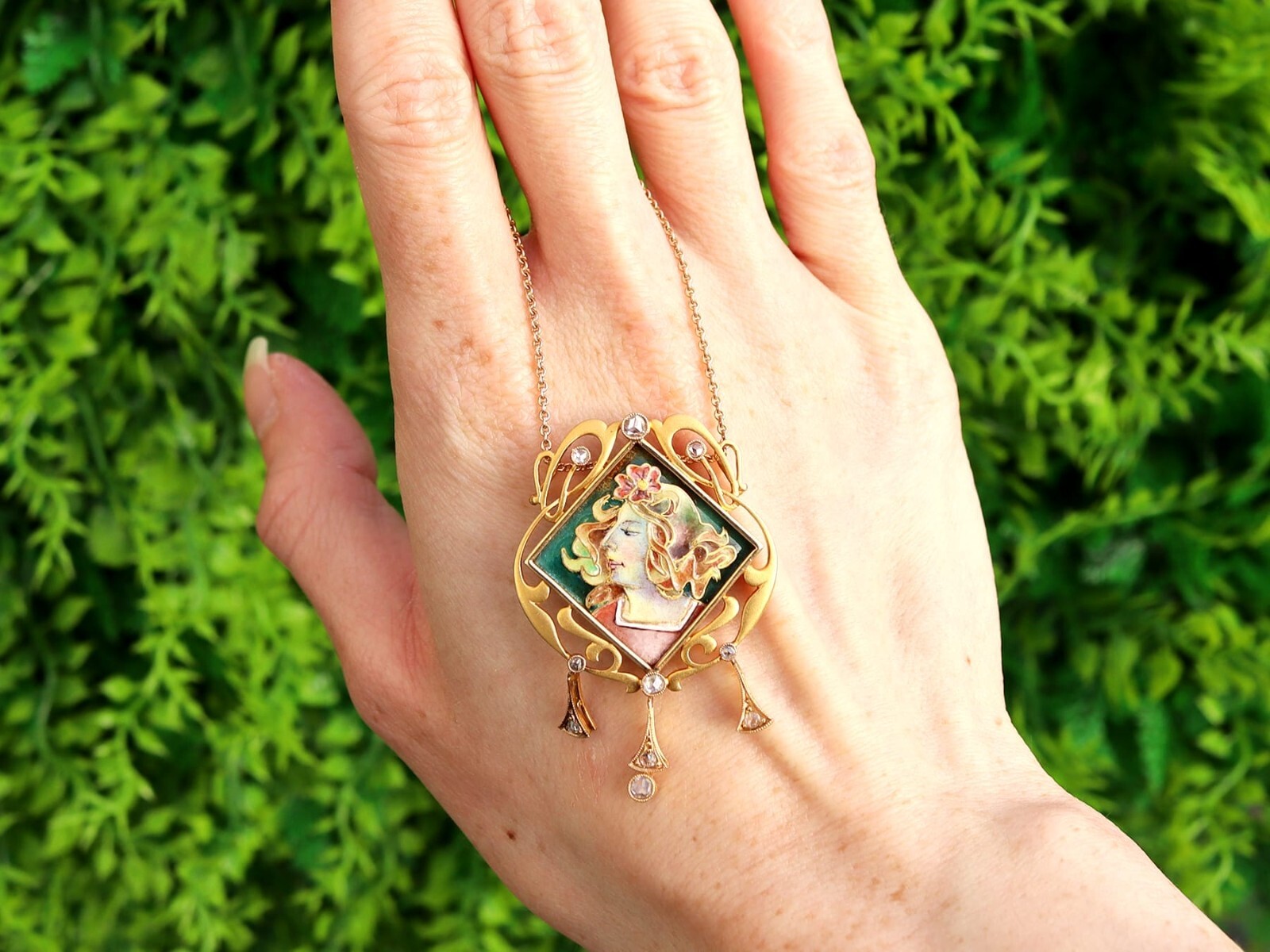 Art Nouveau 0.35Ct Diamond, Enamel and 18k Yellow Gold Pendant Circa 1910