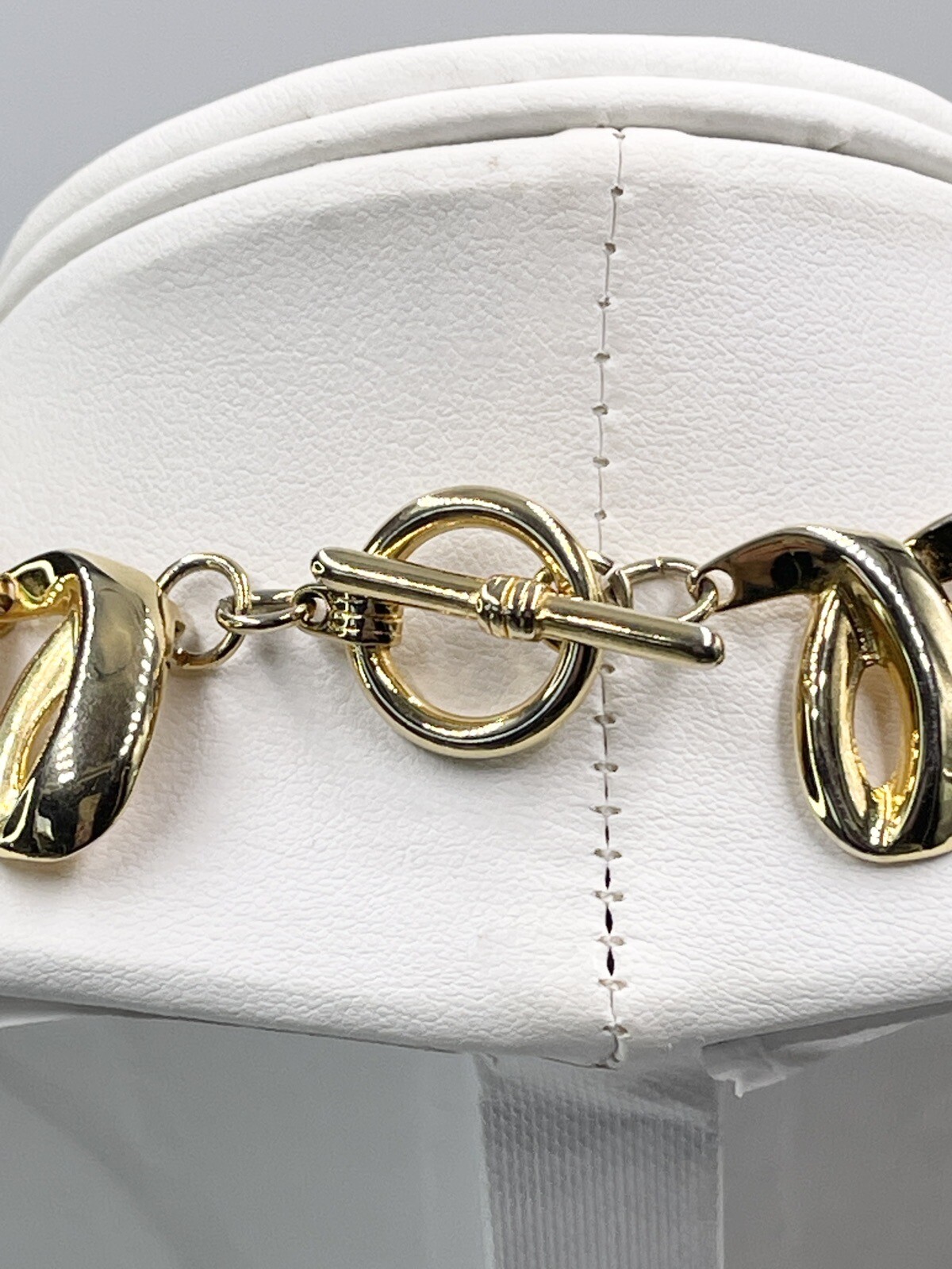 Vintage Necklace Gold Tone Swirl Design Ribbon Toggle Clasp 17 inch
