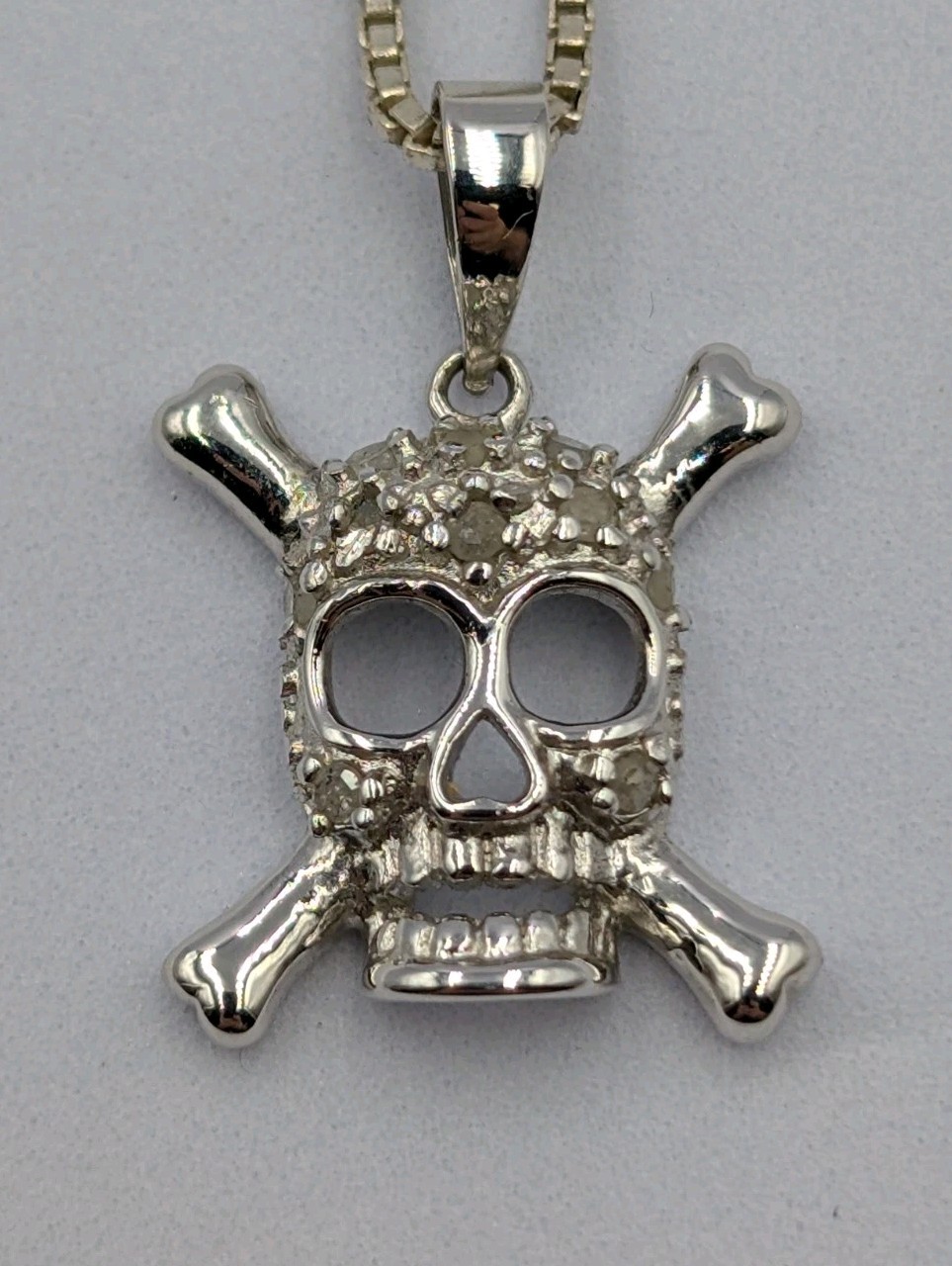 By Marsala Mfg Vtg Sterling 925 Diamond Skull Crossbone Pendant 16″ Box Necklace