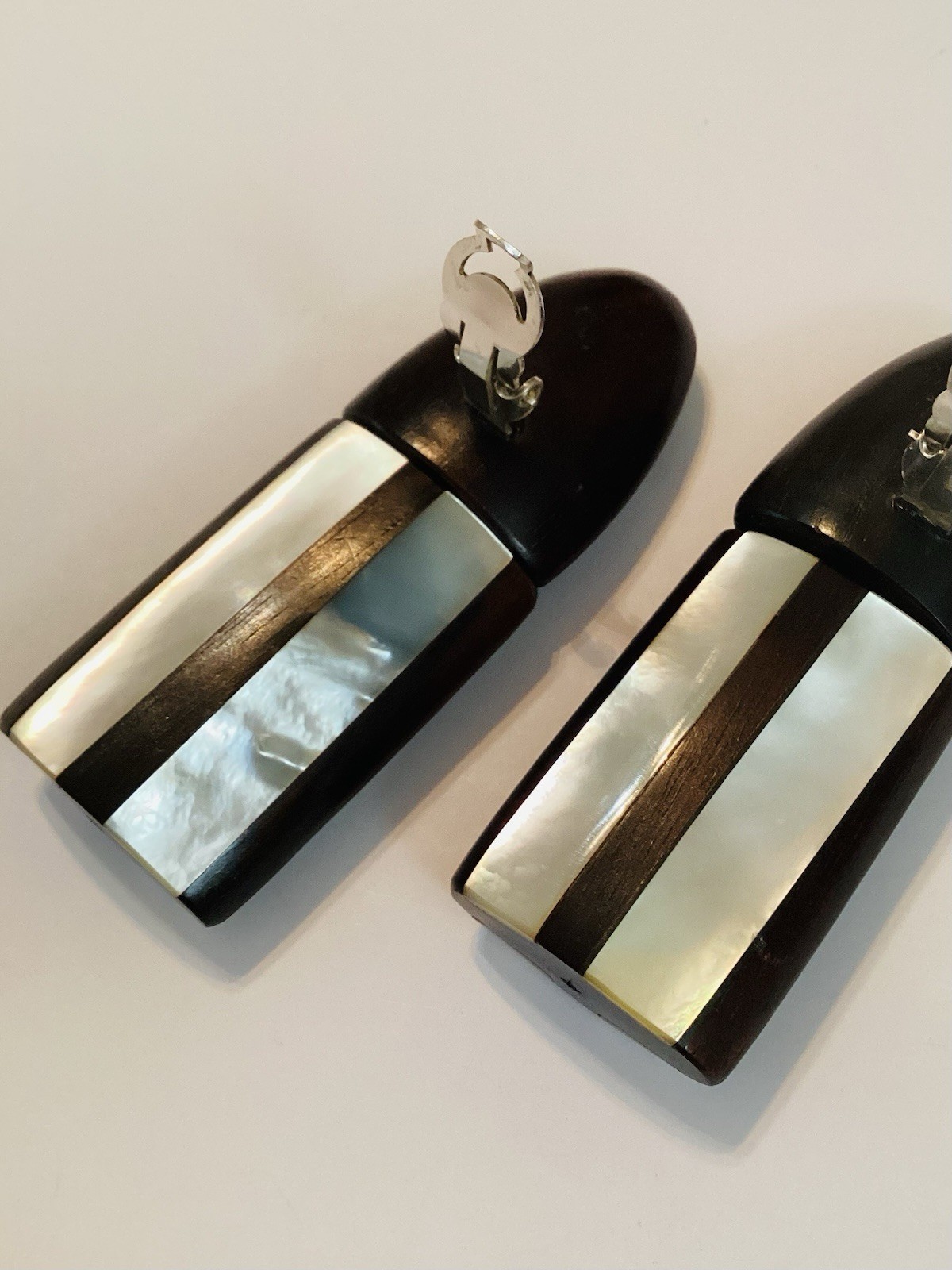 Amazing VTG Modernist Brutalist Mother of Pearl Wood Clip Earrings Monies Style