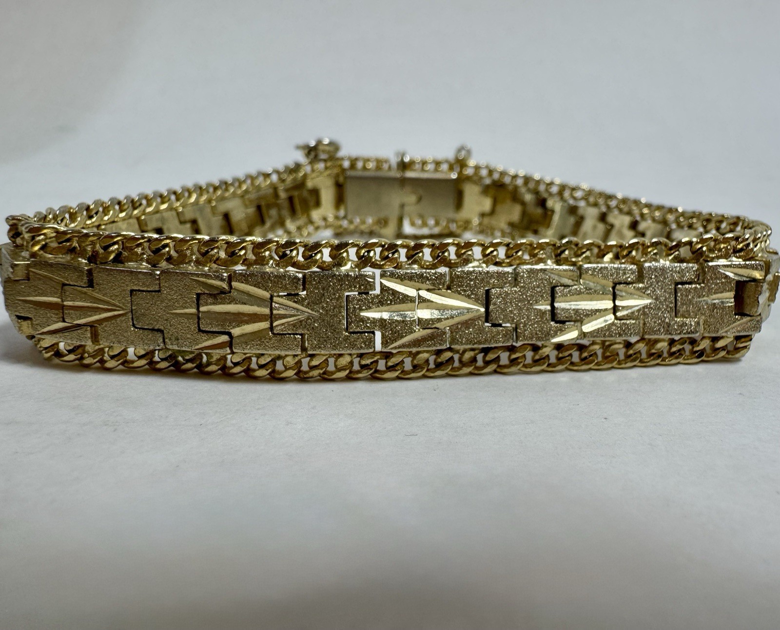 Brushed Gold Tone Articulated Link 8″ Bracelet With Safety Chain Gift Vintage