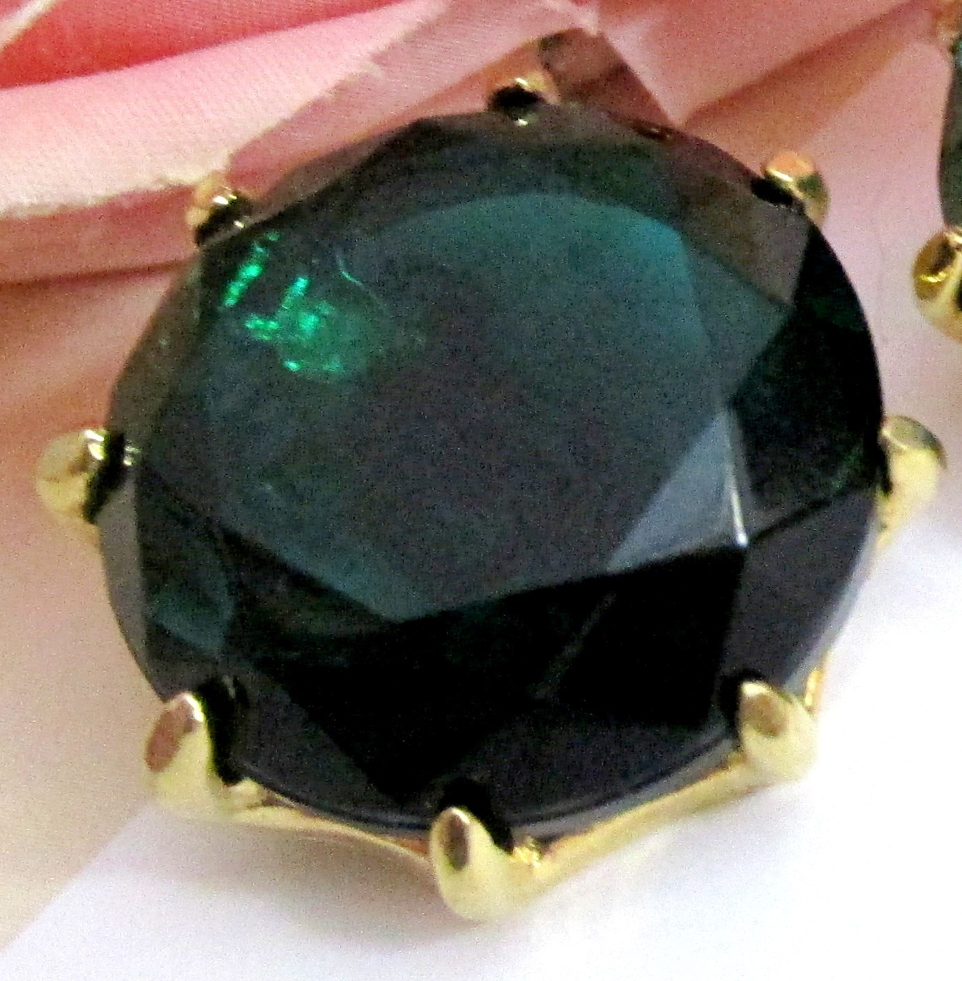 Vtg Runway 1″ Round Glamorous Emerald Green Acrylic “Crystal” Earrings 80s Clip