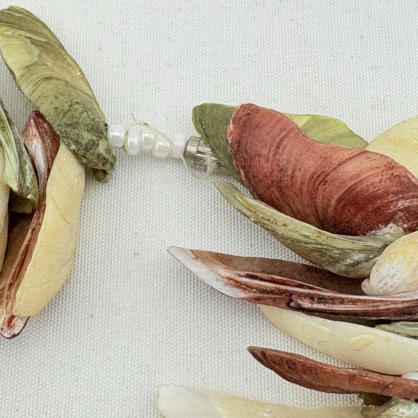 Vintage dyed Sea Shell 16” Necklace 1980’s Beach Ocean Pastel Puka