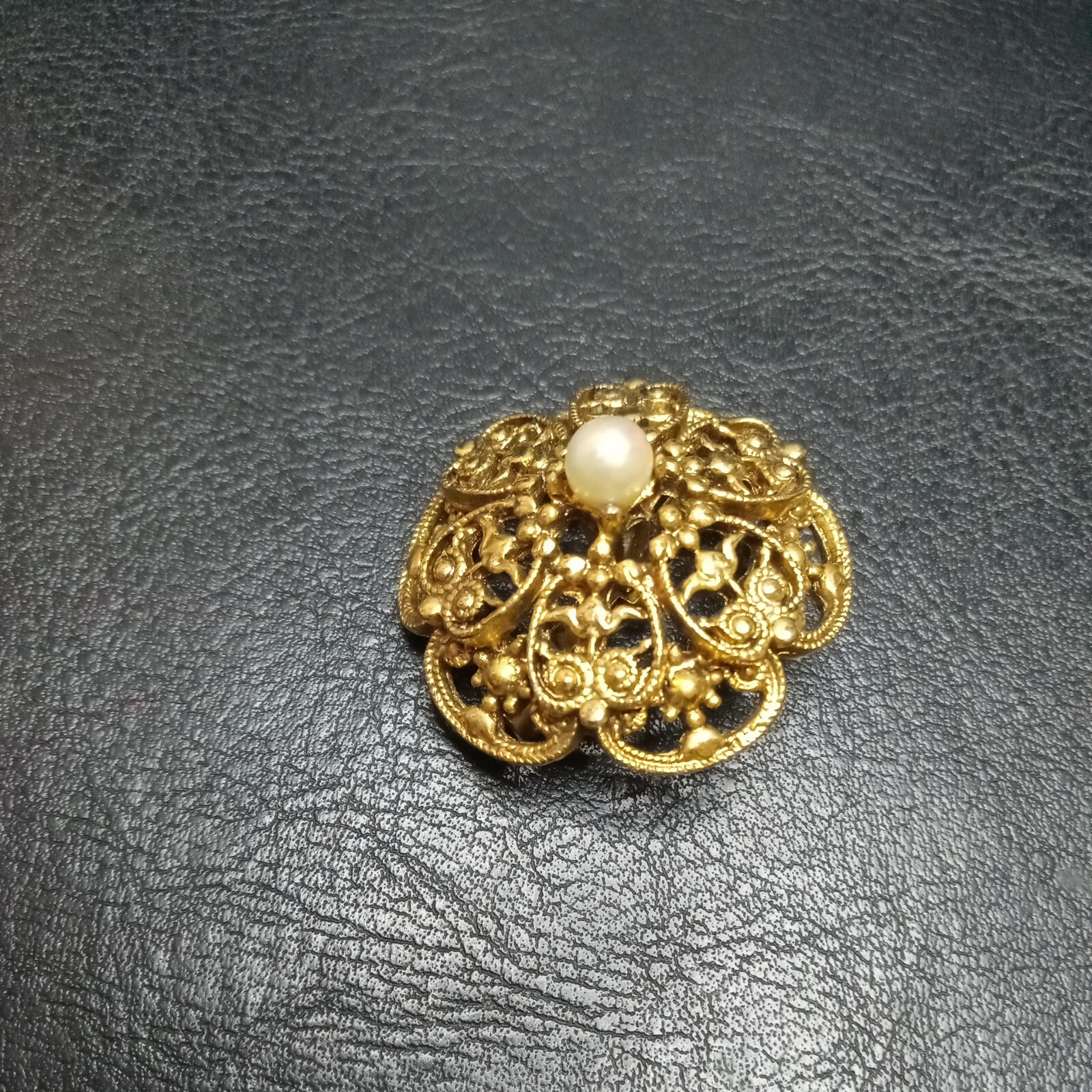 Vintage Signed TACOA Flower Pin Brooch Faux Pearl. 3417