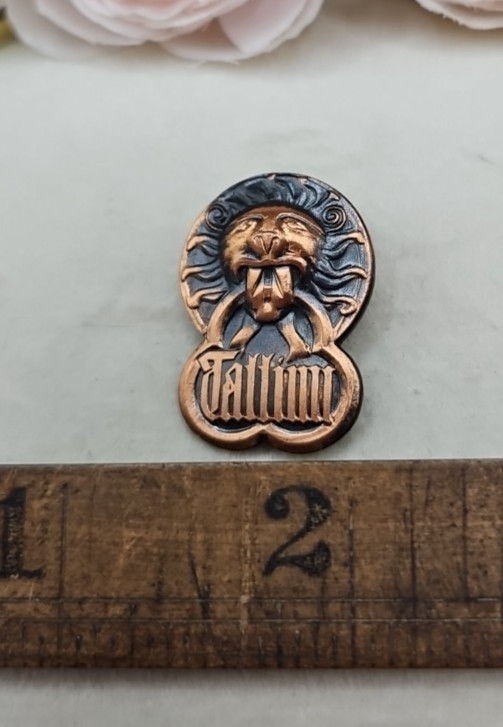 Tallinn Estonia Lion Pin Badges Souvenir Copper Lapel Collectible Brown Metal