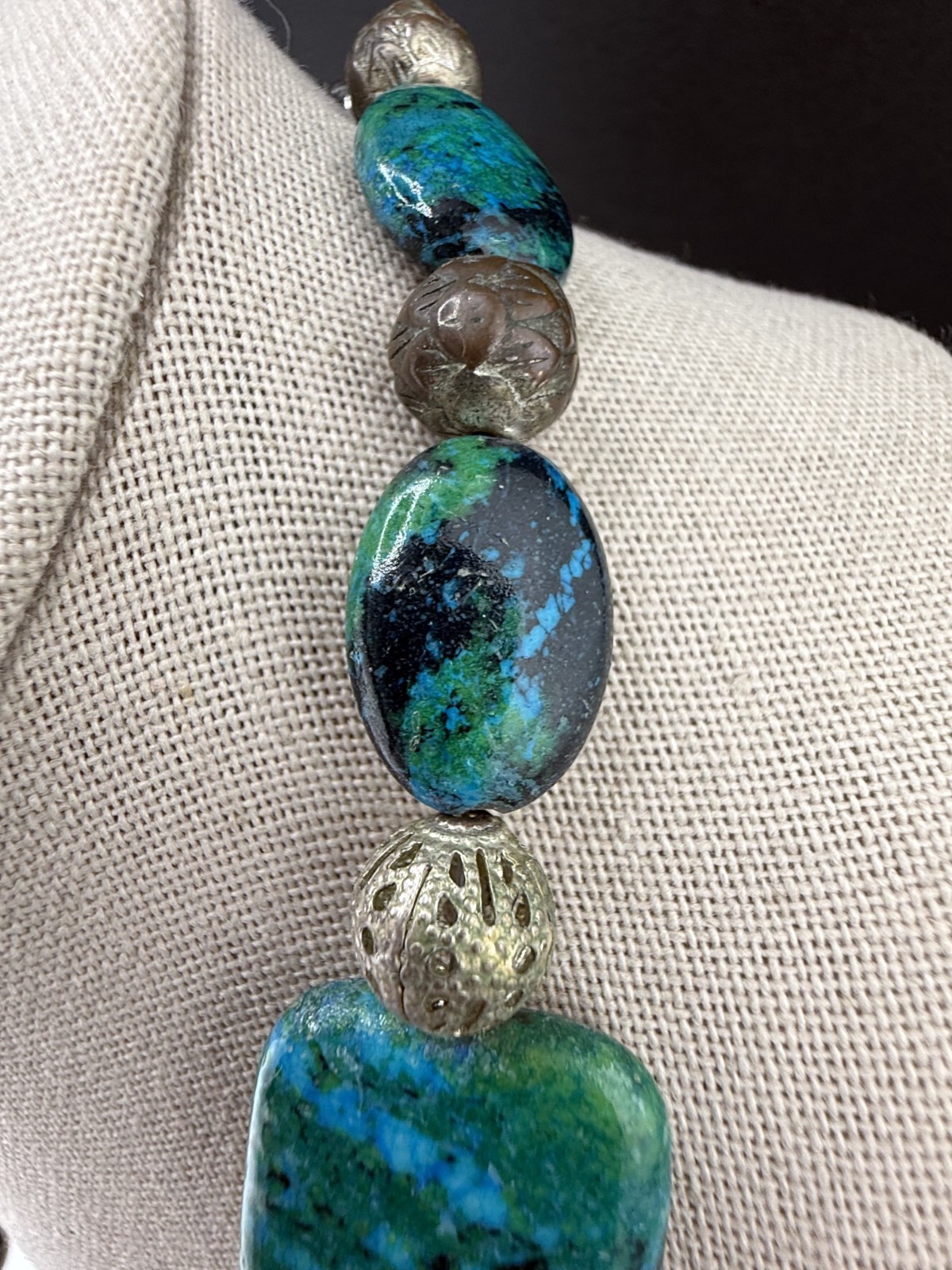 Vintage South Western Style Necklace Blue Green Beads Silver Tone 17″