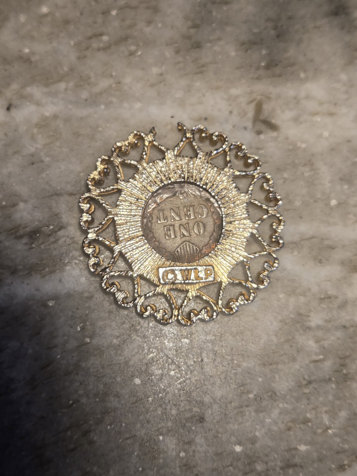 Indian Head Cent Coin Round Brooch Pin Gold Tone Ornate Heart Filigree