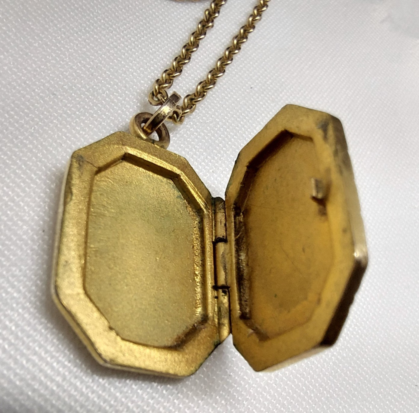 Antique 1/20 12K Gold Filled Engraved Locket Pendant Chain L. MFG Co. Art Deco