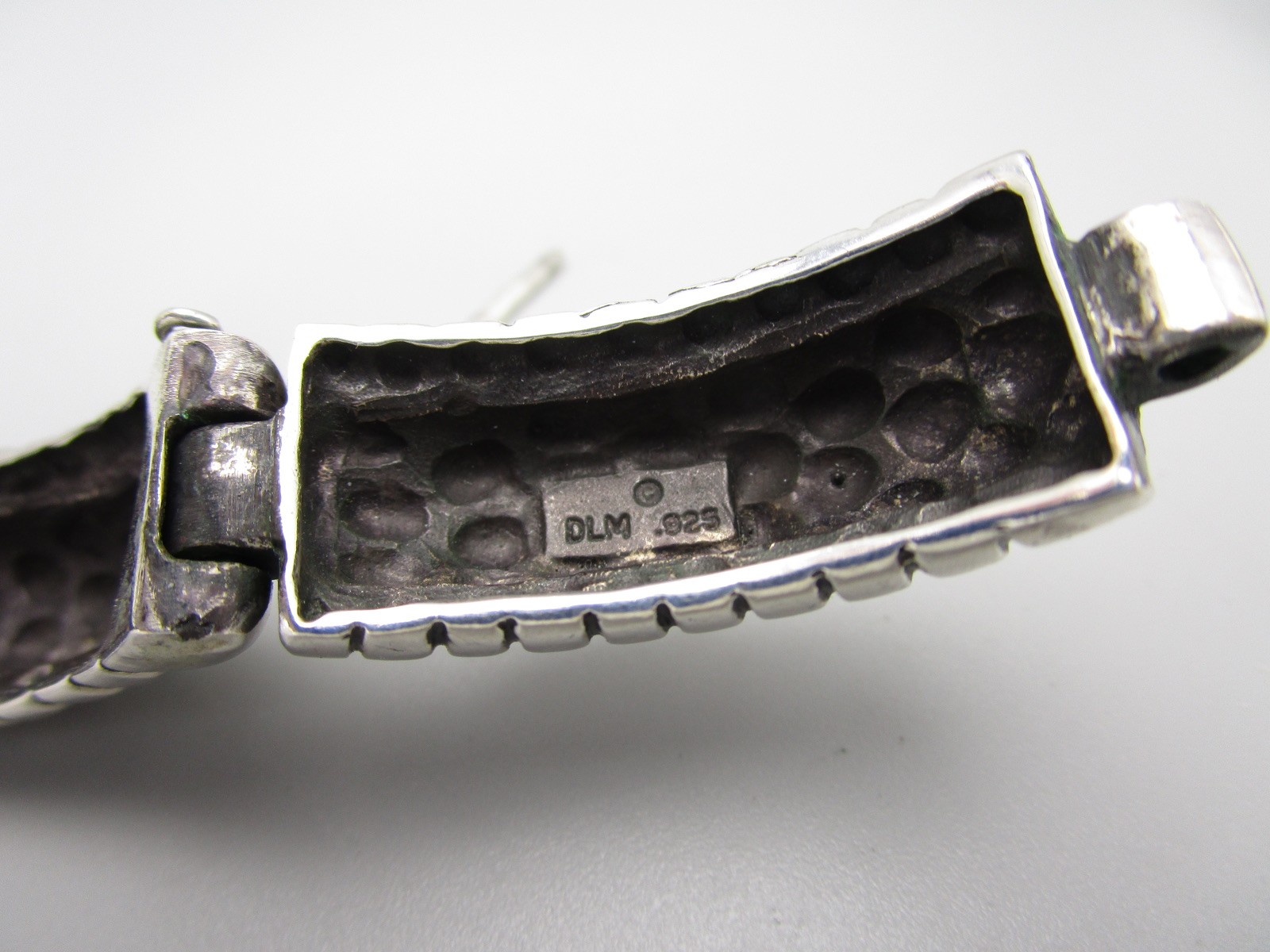 UNUSUAL DIAN MALOUF STERLING SILVER HINGED BANGLE BRACELET 67 GRAMS