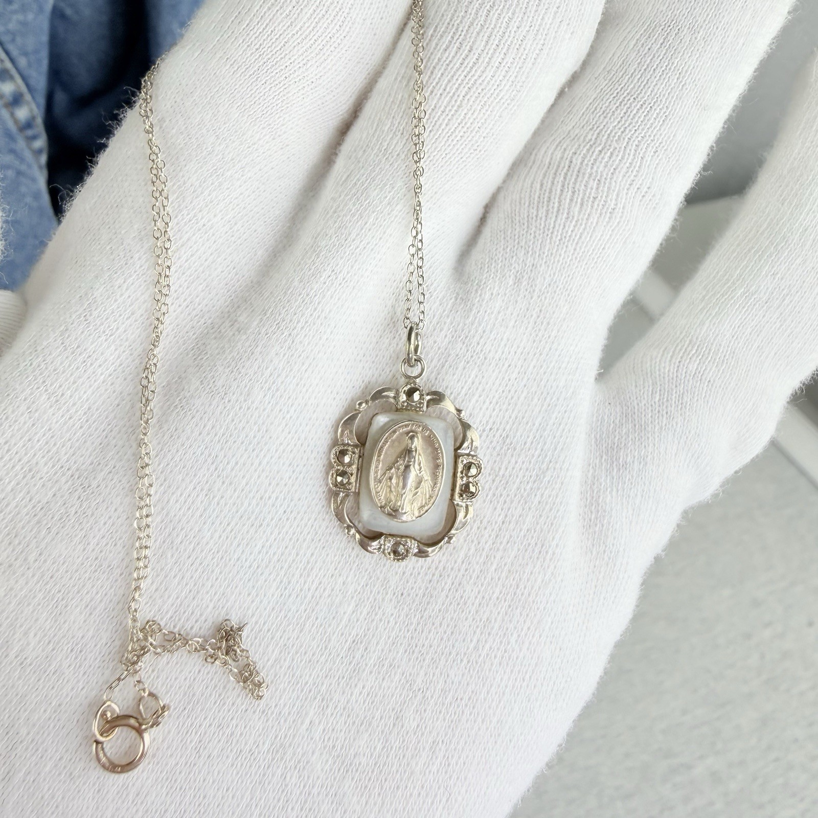 Vintage THEDA Sterling Silver Virgin Mary Miraculous Medal Pendant Necklace