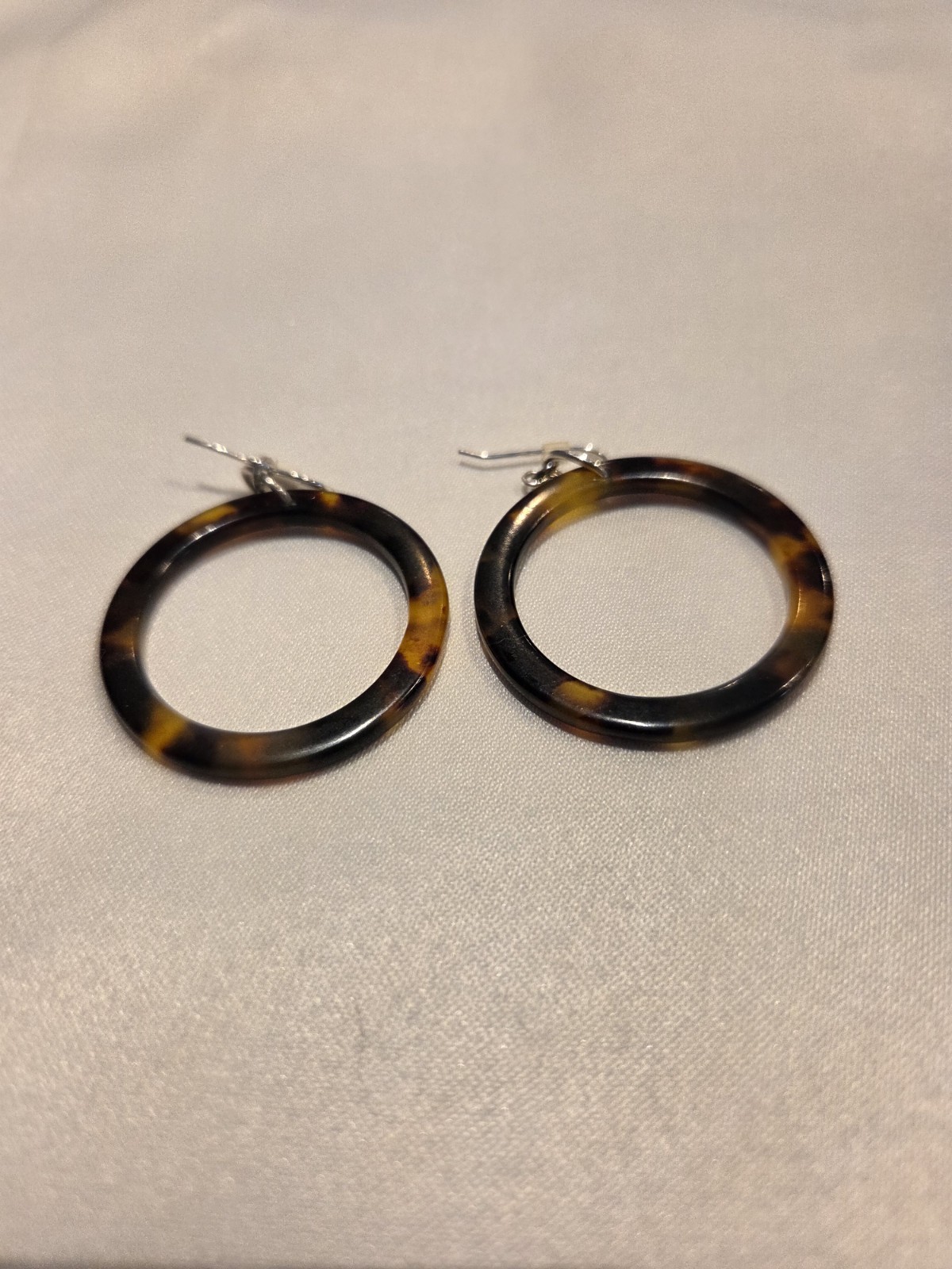 Chunky Acrylic Tortoise Shell and Silver Tone Metal Link Necklace and Earrings