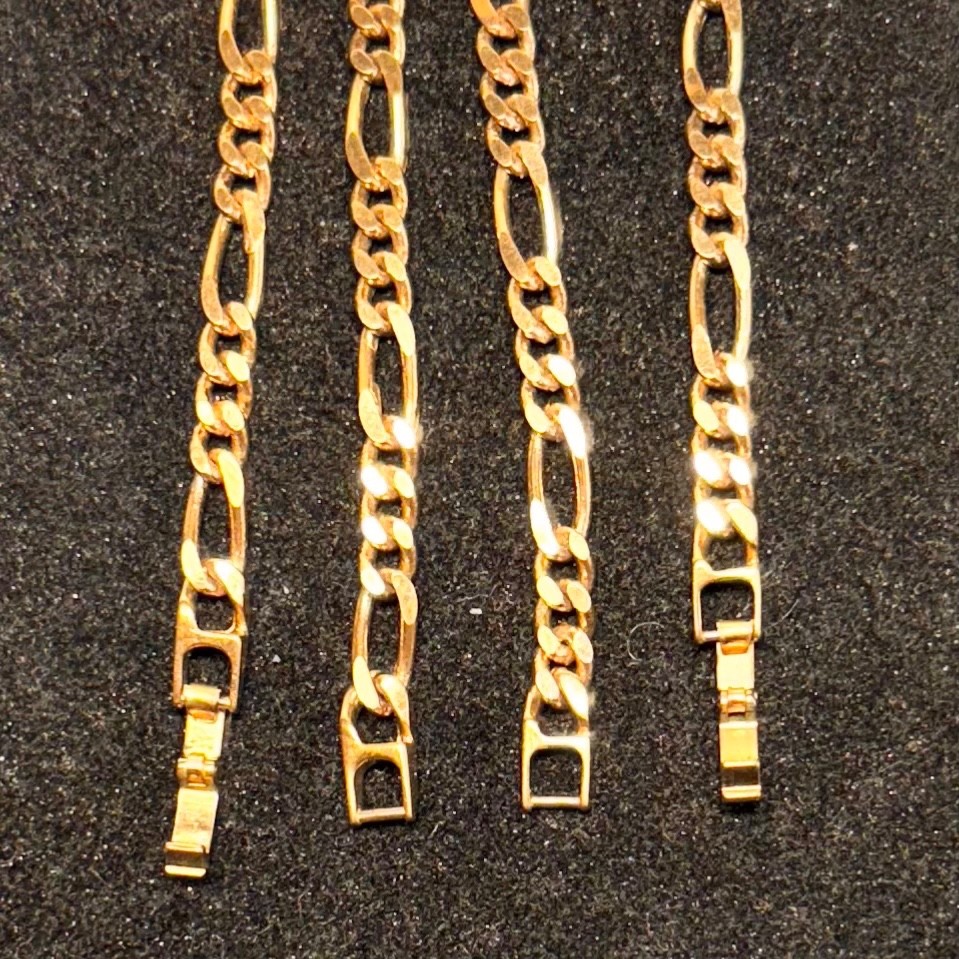NECKLACE BRACELET SET goldtone metal figaro chain fold over clasp vintage