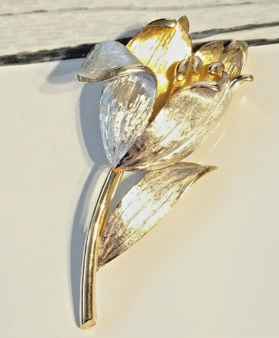 Calla Lily Flower Brooch Pin Vintage Large Silver- Gold tone Floral 2.5″ fb1-82