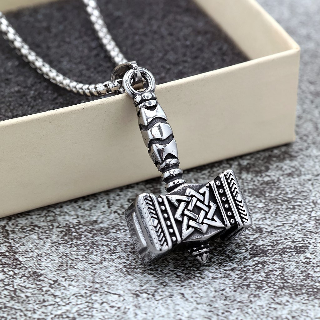 Stainless steel hammer-shaped pendant necklace