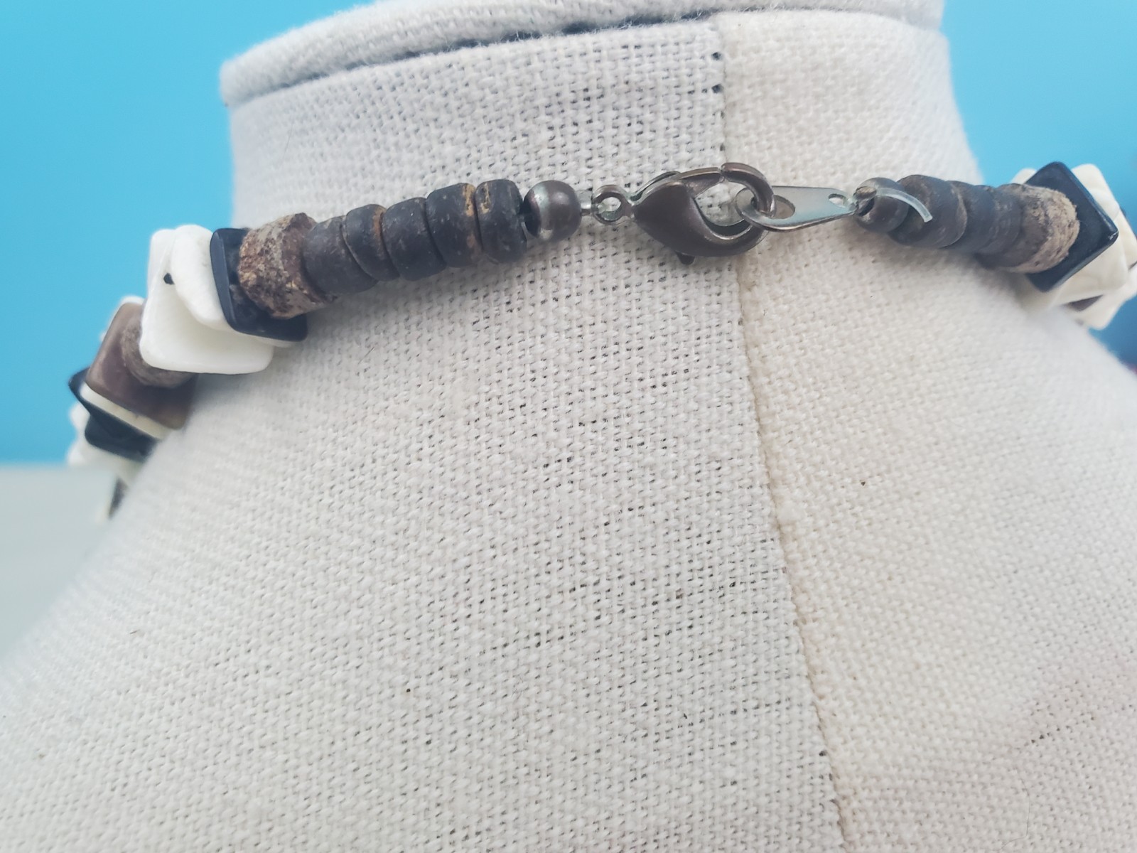 Vintage 1970s Mixed White Puka Shell & Natural Brown Sponge Coral Choker…
