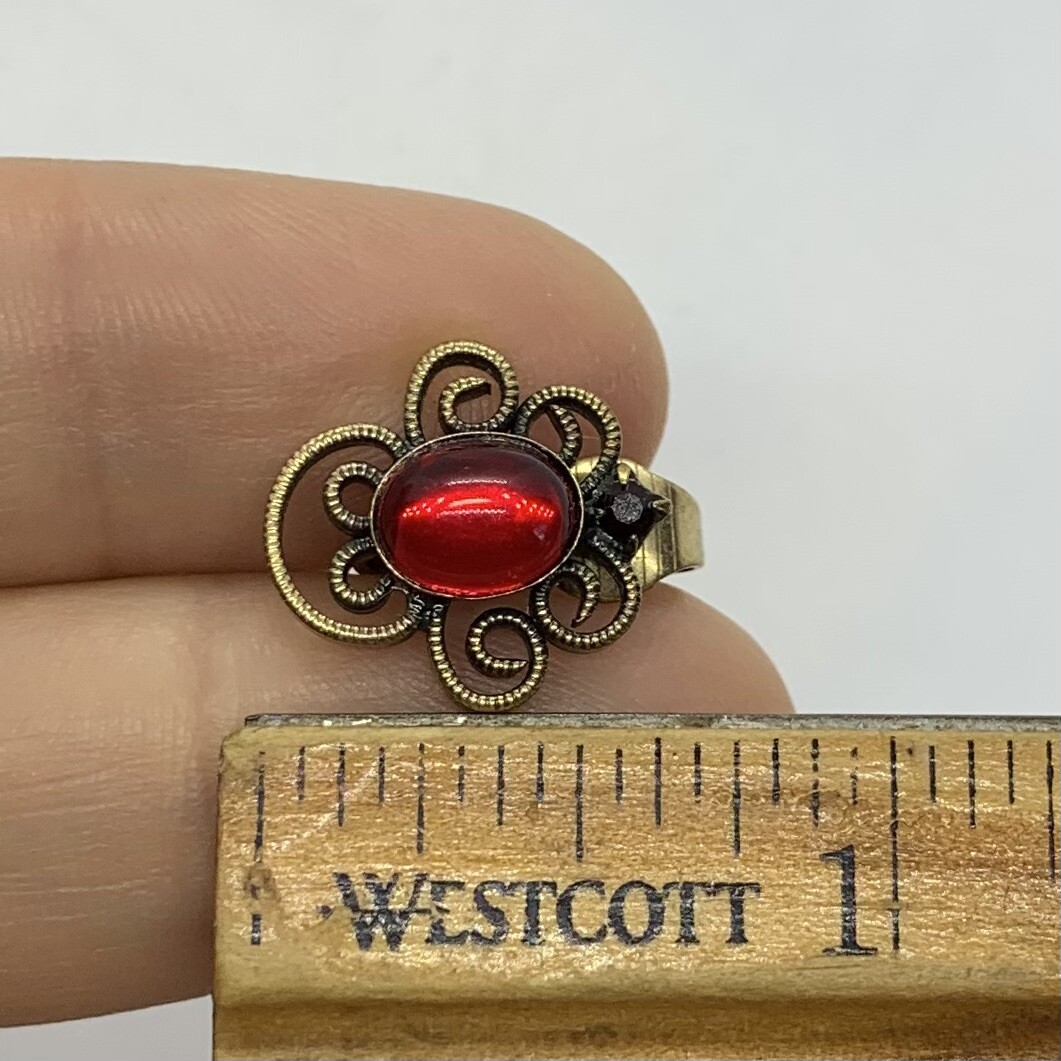 VTG RED GRIPOIX GLASS CABOCHON GOLD FILIGREE NOUVEAU EARRINGS CLIP-ON 5/8”