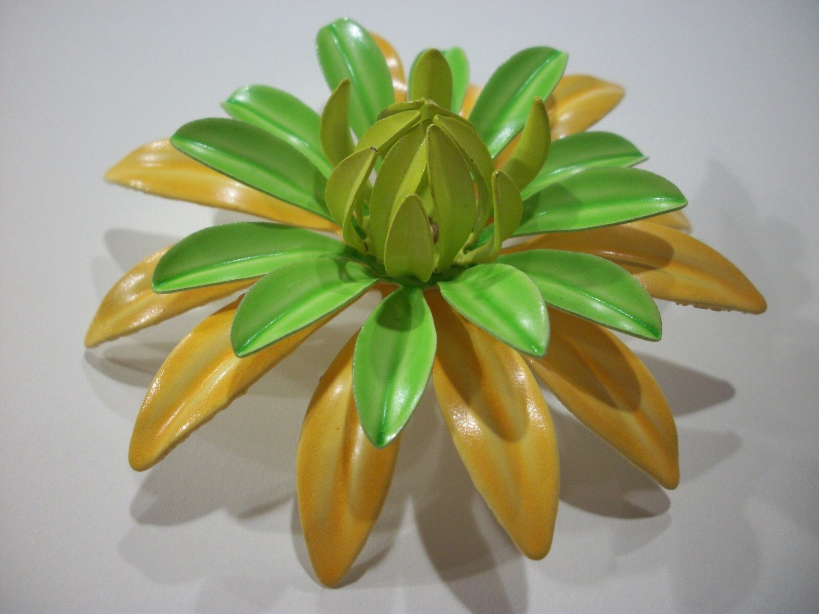 ViNTaGE MeTaL ENaMeL **LEMON YELLOW/LiME GREEN TROPiCAL BEAUTY**FLoWeR BuRST PiN
