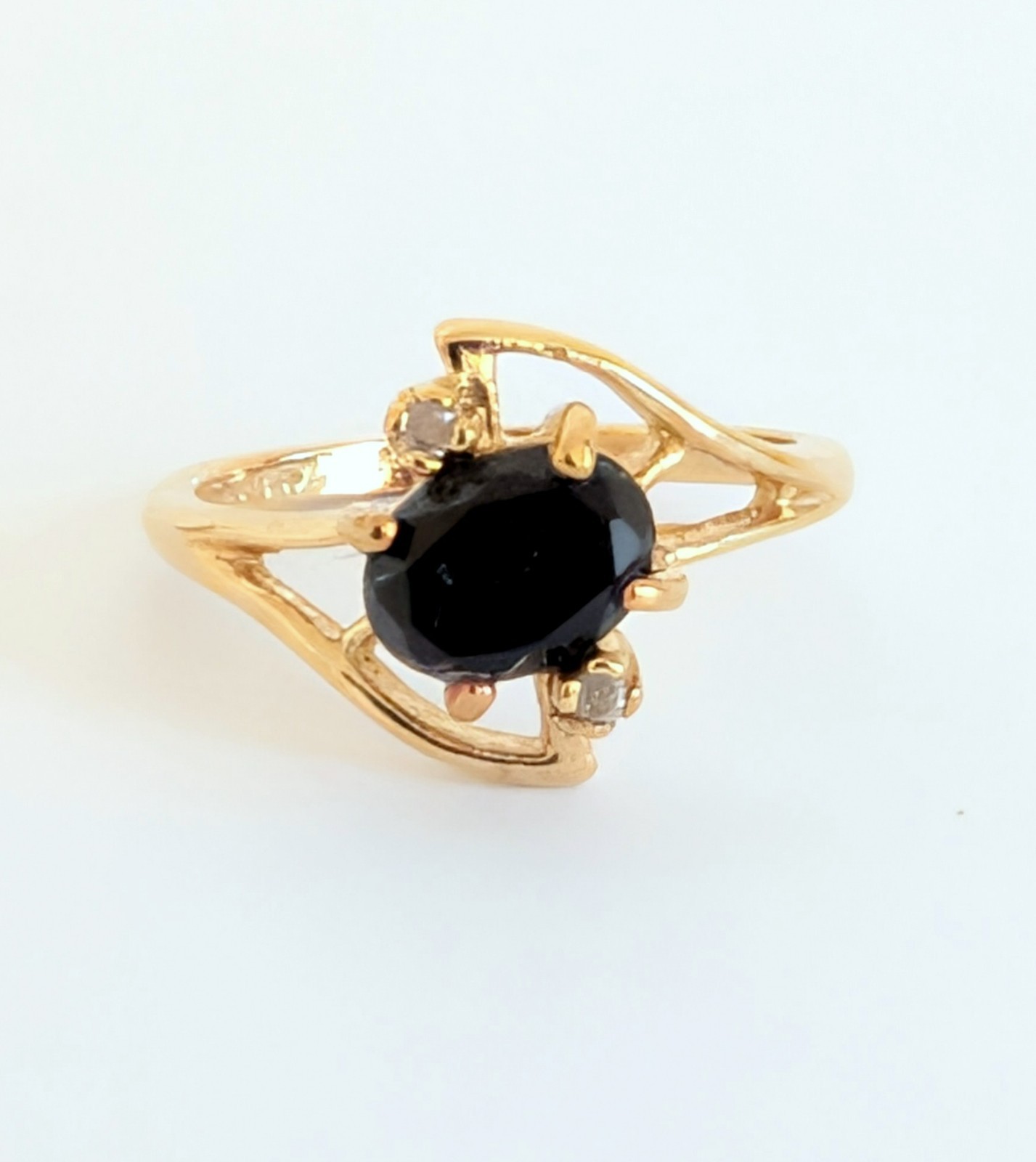 Vintage 14k Lind HGE Black Onyx Ring with Diamond Accents Size 7.25