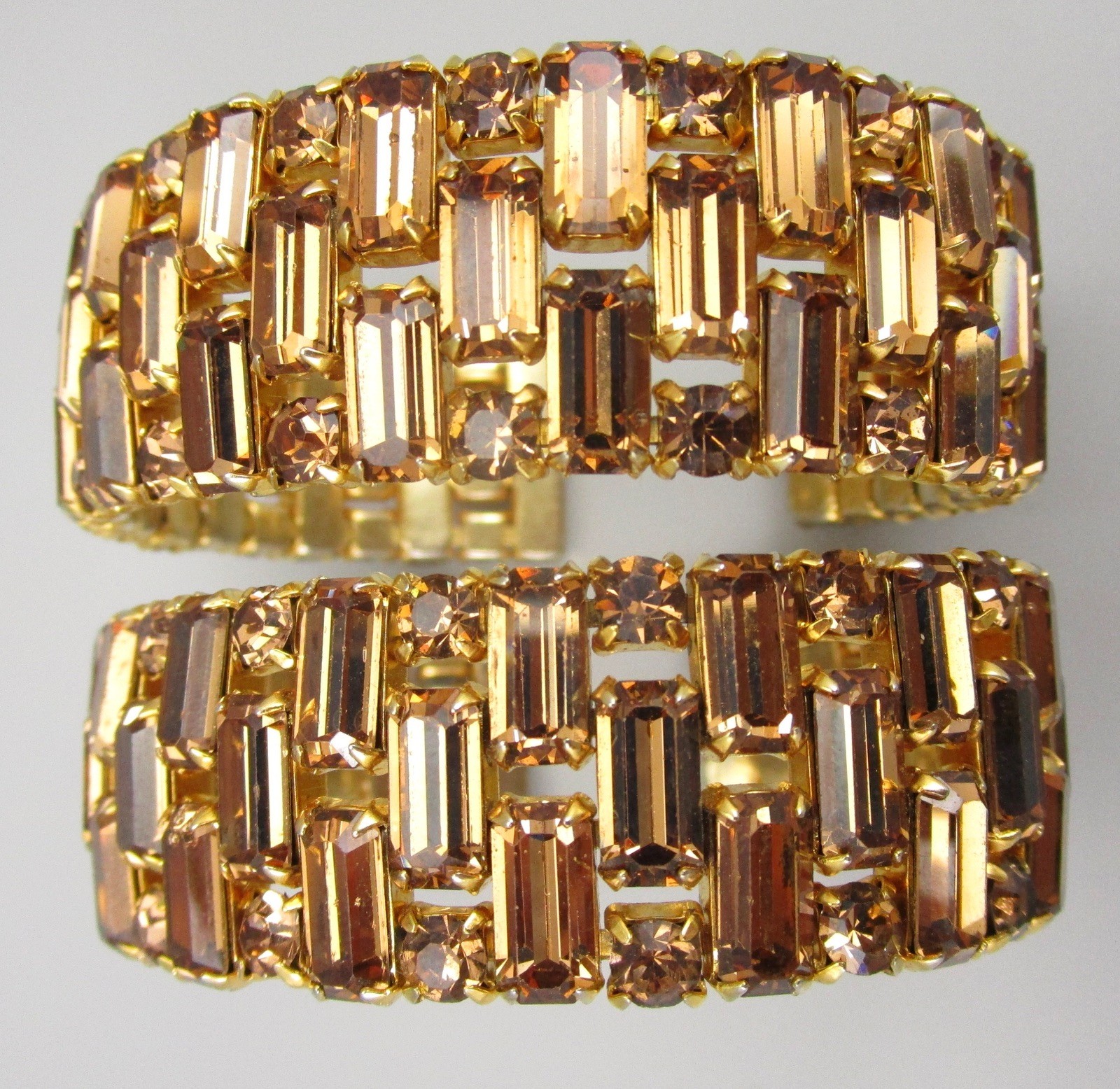 BEAUTIFUL WEISS TOPAZ RHINESTONE FLEXIBLE CUFF BRACELET PAIR W/ EARRINGS SET
