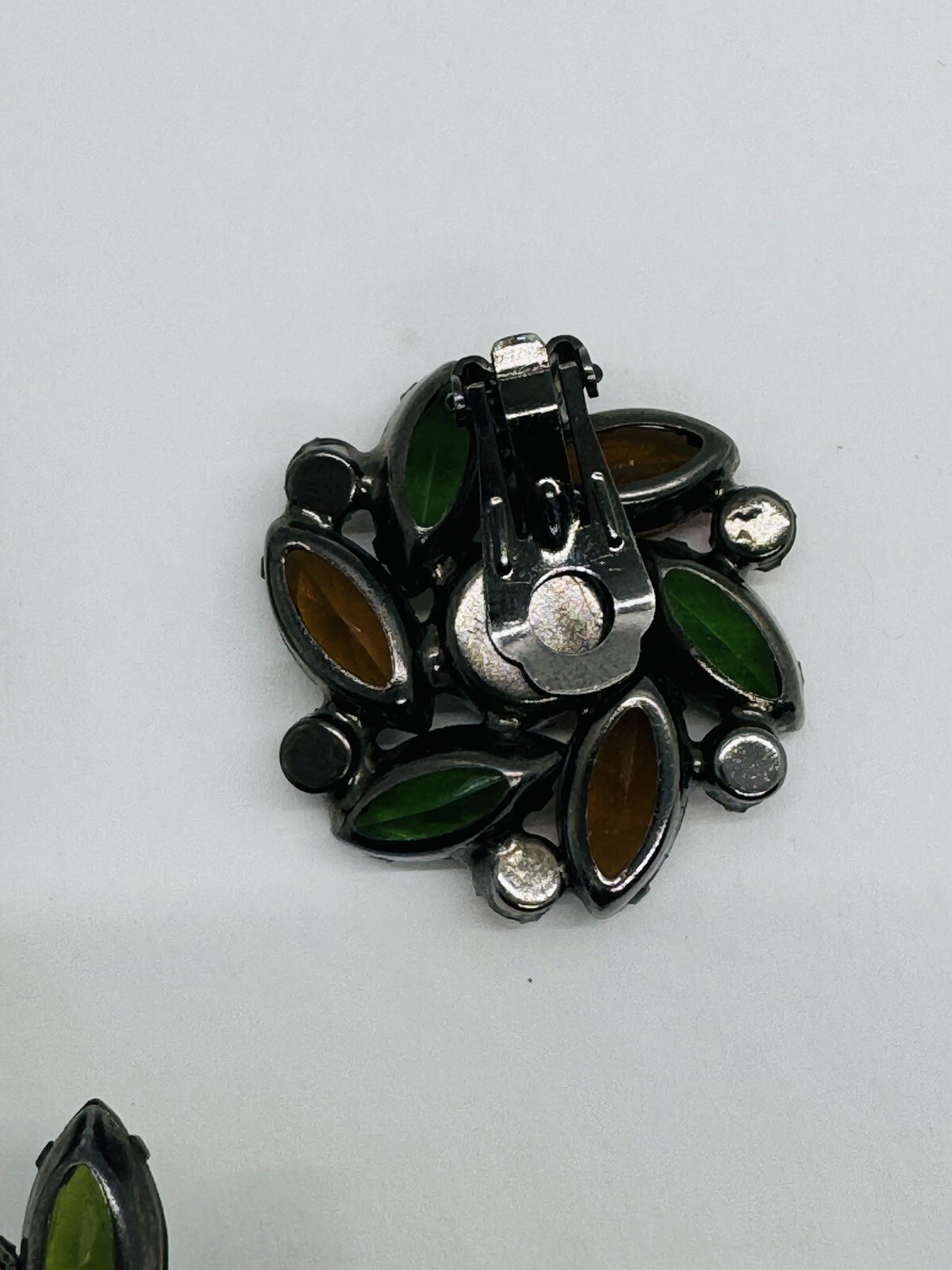 Vintage Juliana Delizza and Elster Brooch and Clip Earrings Set Multicolor