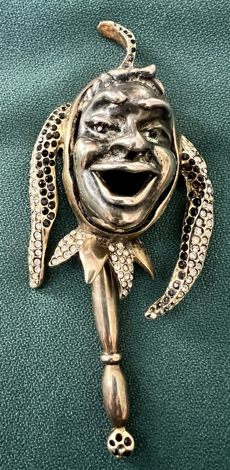 FABULOUS UNSIGNED RETICULATED JESTER BROOCH BLACK/CLEAR RHINESTONES EXCELLENT